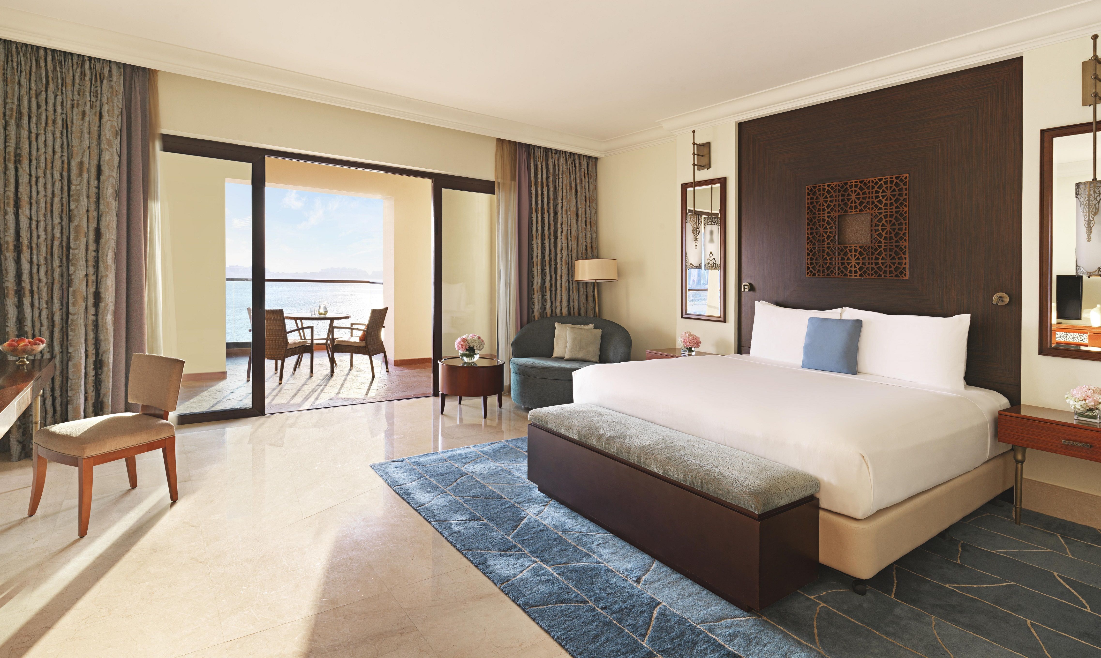 Family 2 Bedroom Corner Jacuzzi Palm Sea View Suite, 2 king beds, balcony..