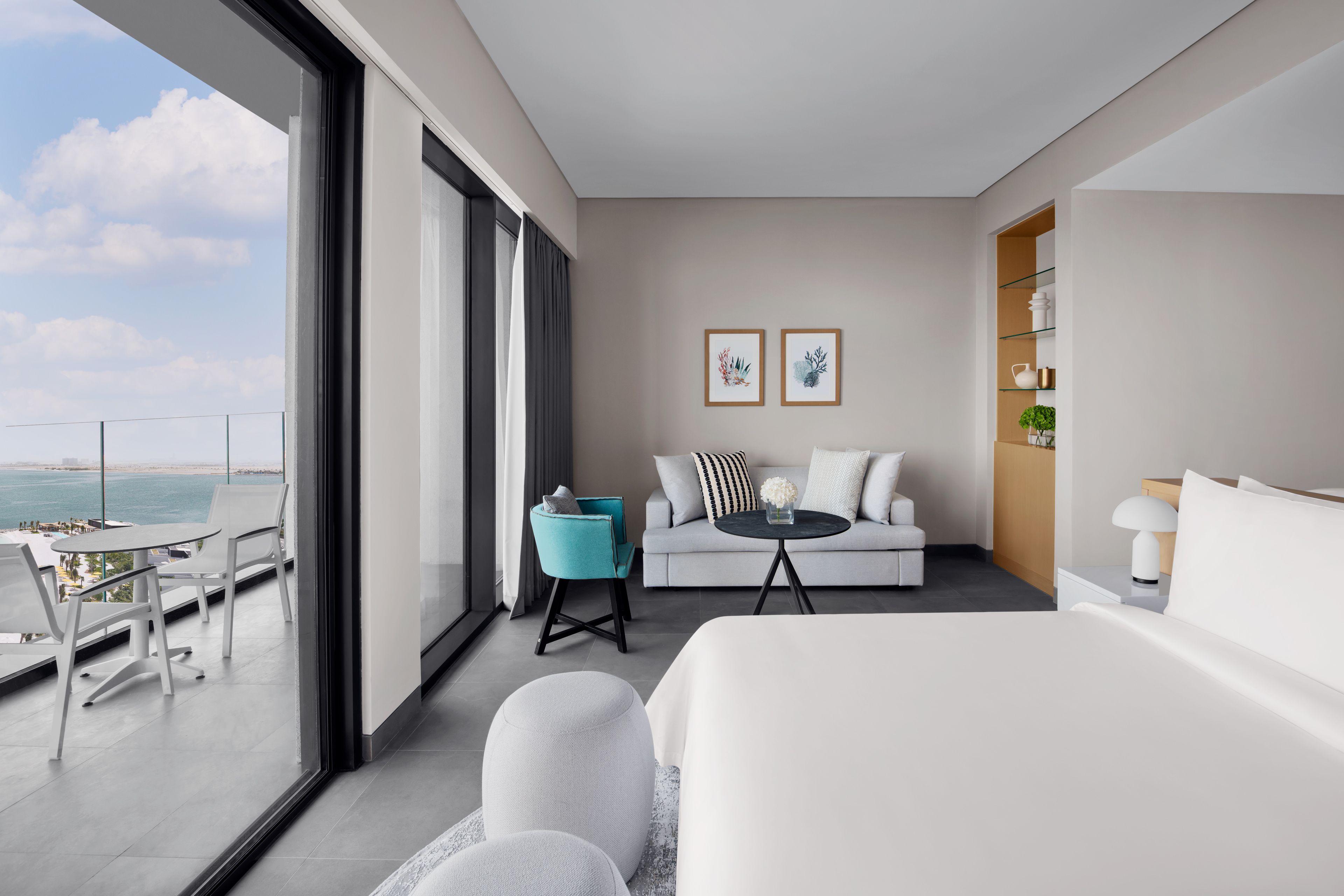 PANORAMIC BRIDGE SUITE POOL & BEACH VIEW