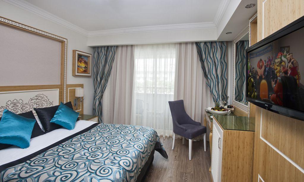TERRACE ROOM