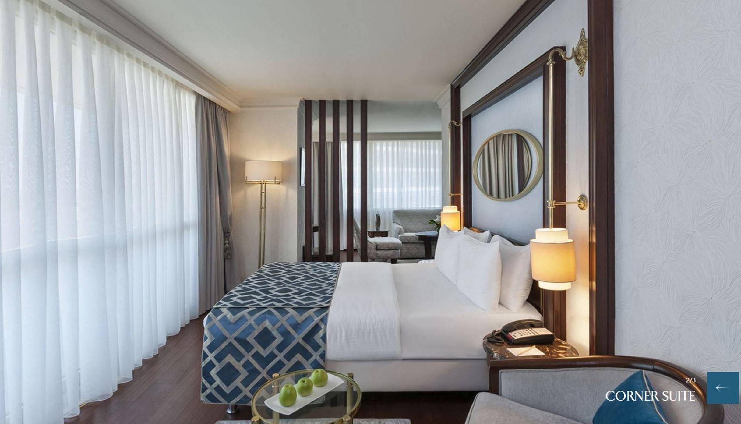 CORNER SUITE