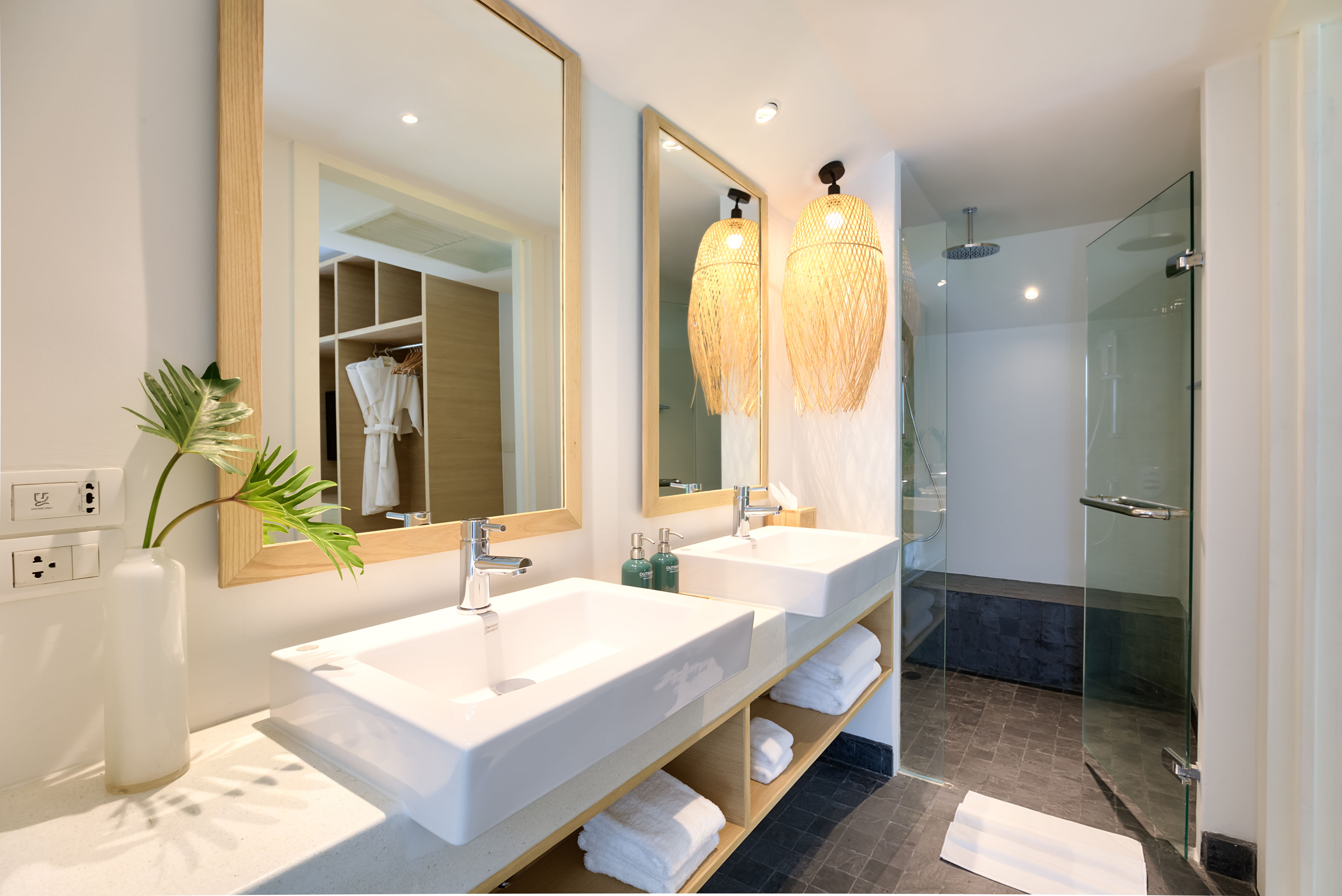 GRAND SURIN SUITE 