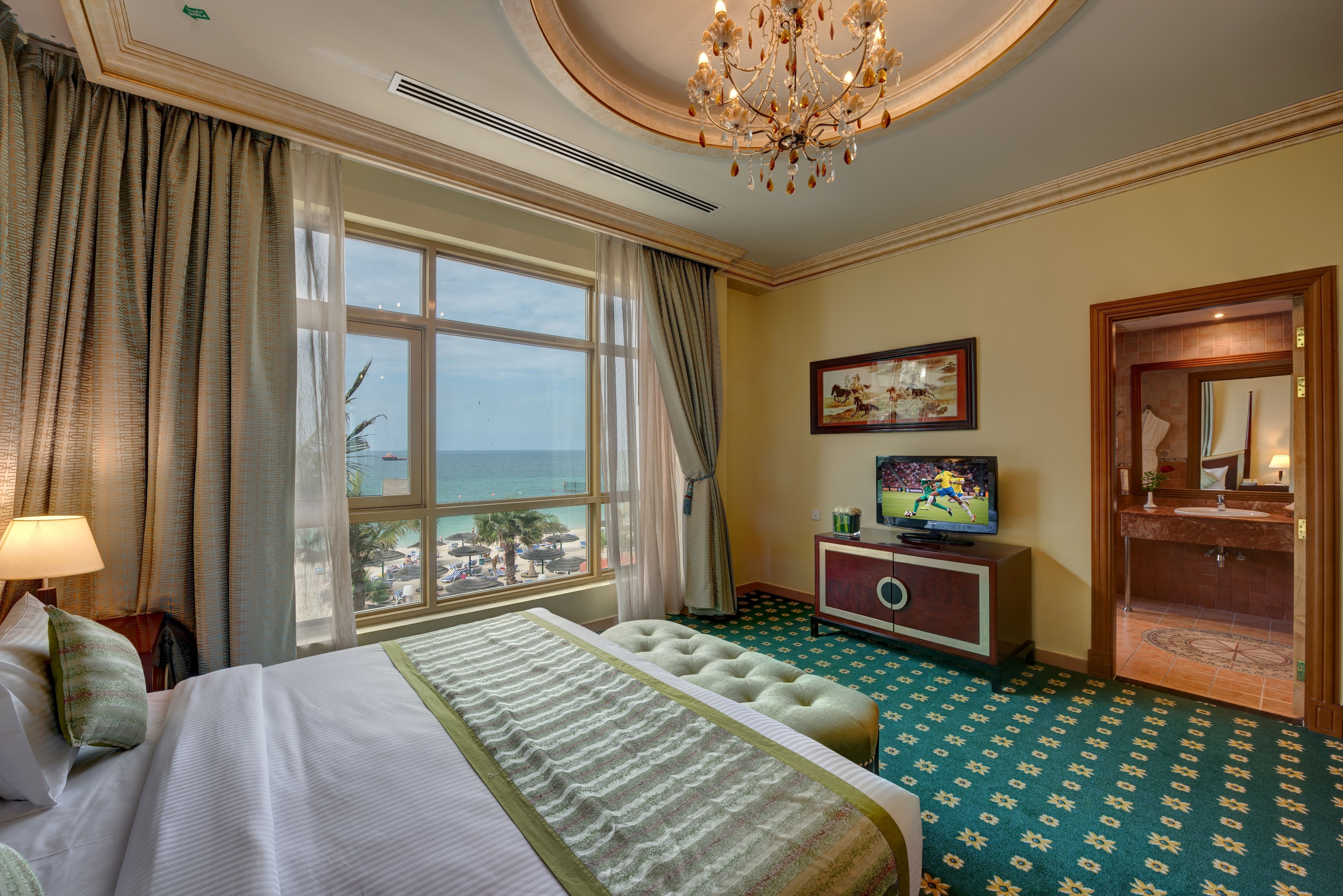 EXECUTIVE SUITE