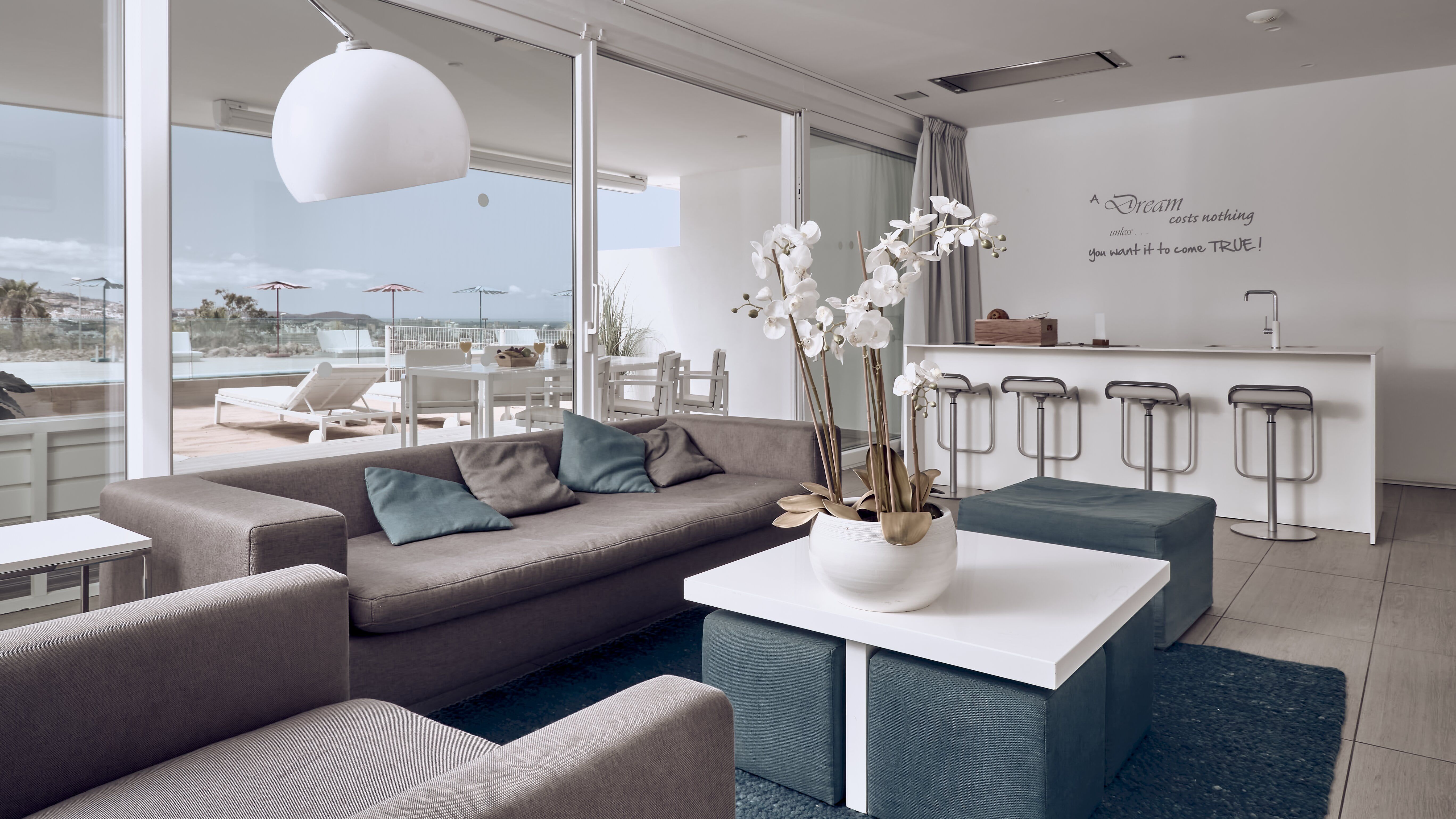 2 BEDROOM SUITE WITH SEA VIEW (SERENITY BLISS)