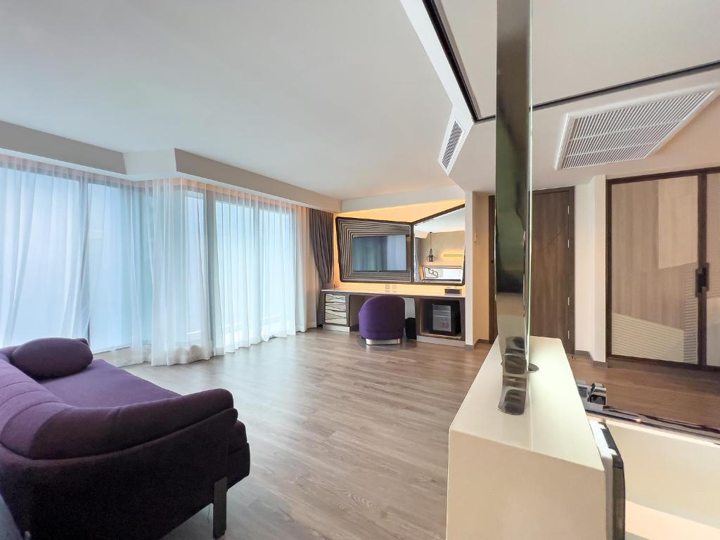 Amethyst Grand Executive Room