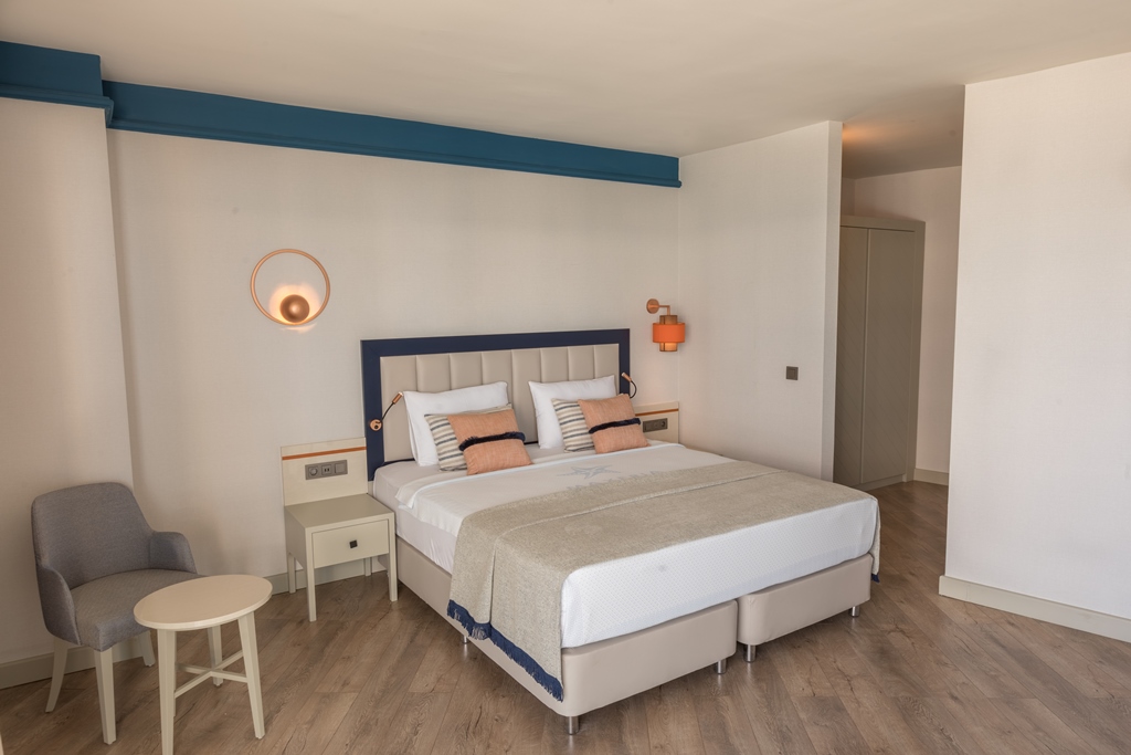 Junior Suite Sea View with Balcony