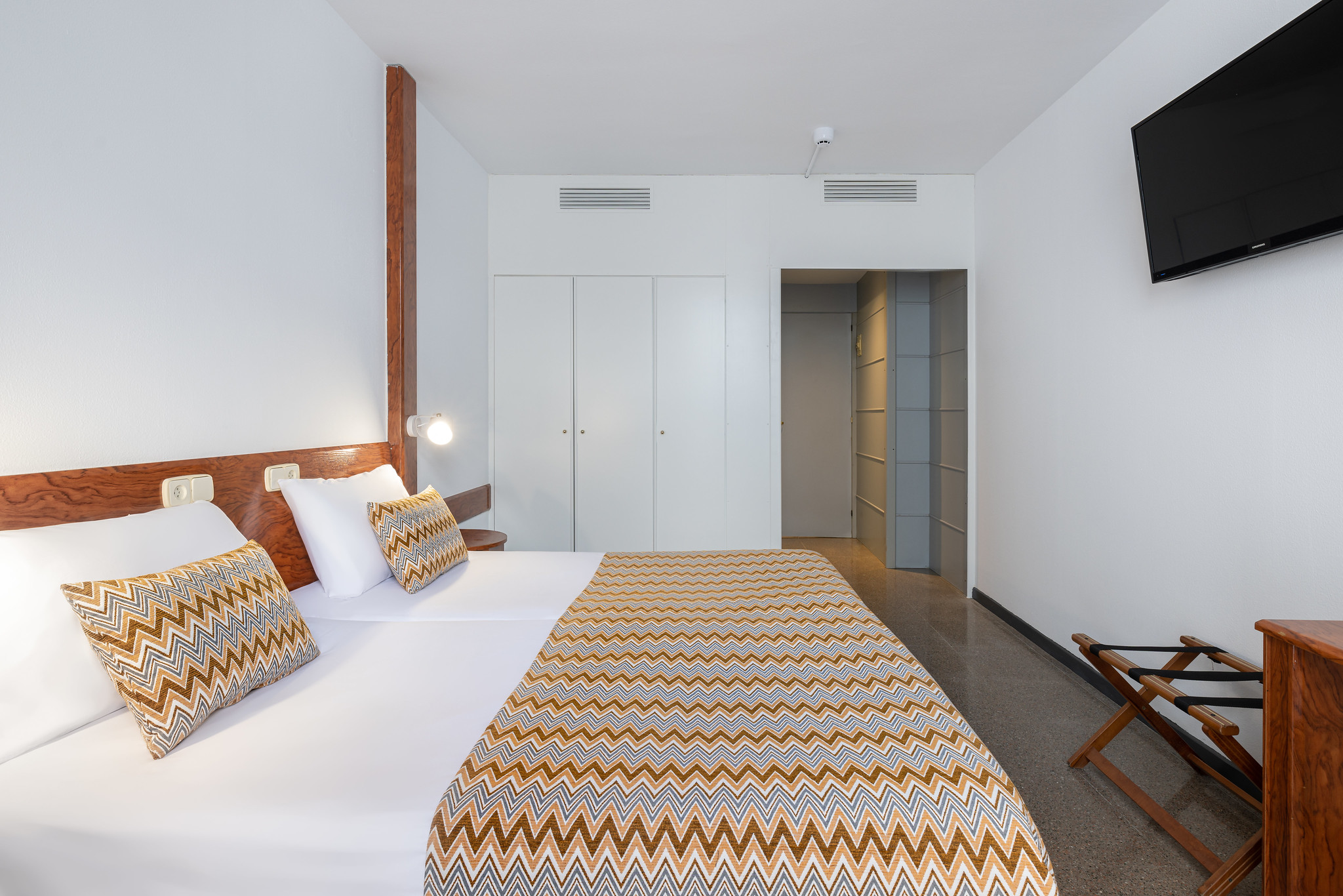POOL VIEW ROOM