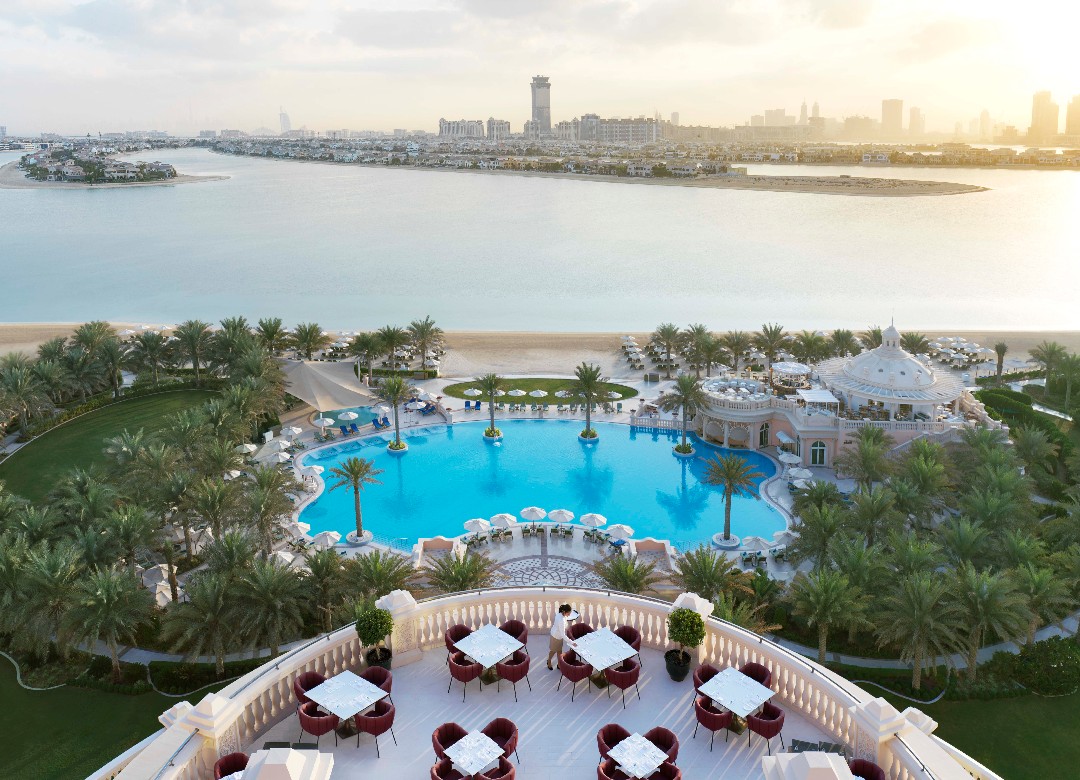Raffles Club Lounge