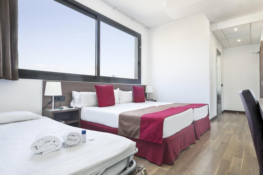 DOUBLE ROOM