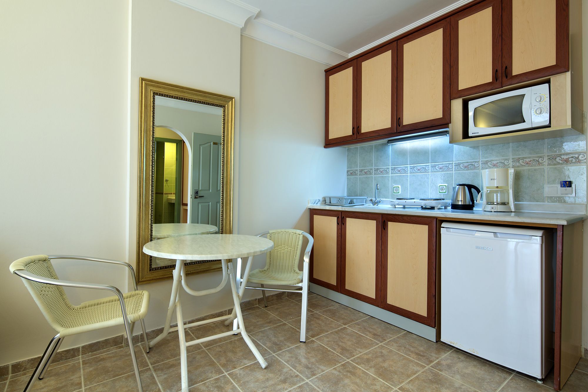 ECO  SUITE ROOM