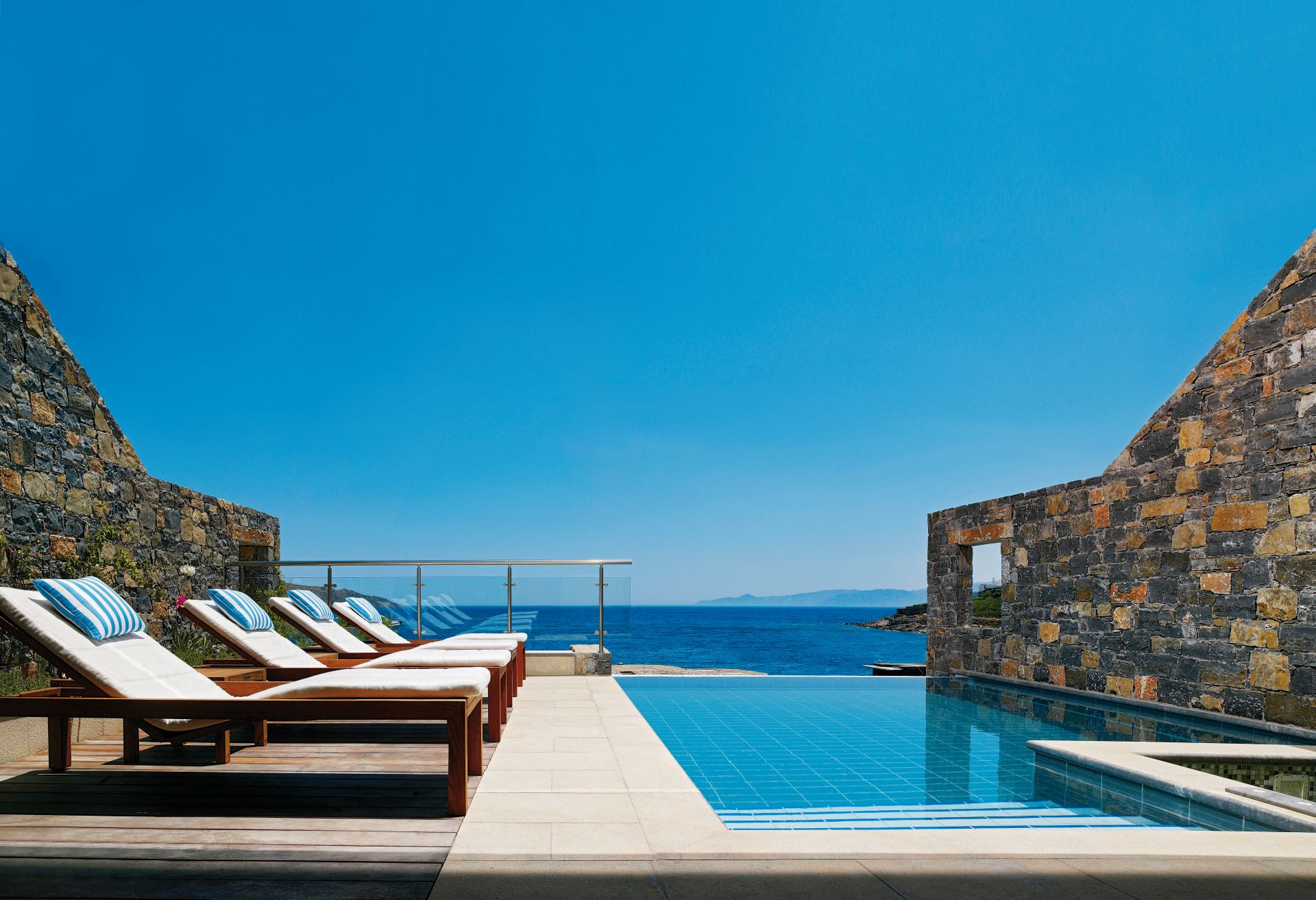 Elounda Peninsula Diamond Residence ''Souda'' four double and one single bedroom private pool