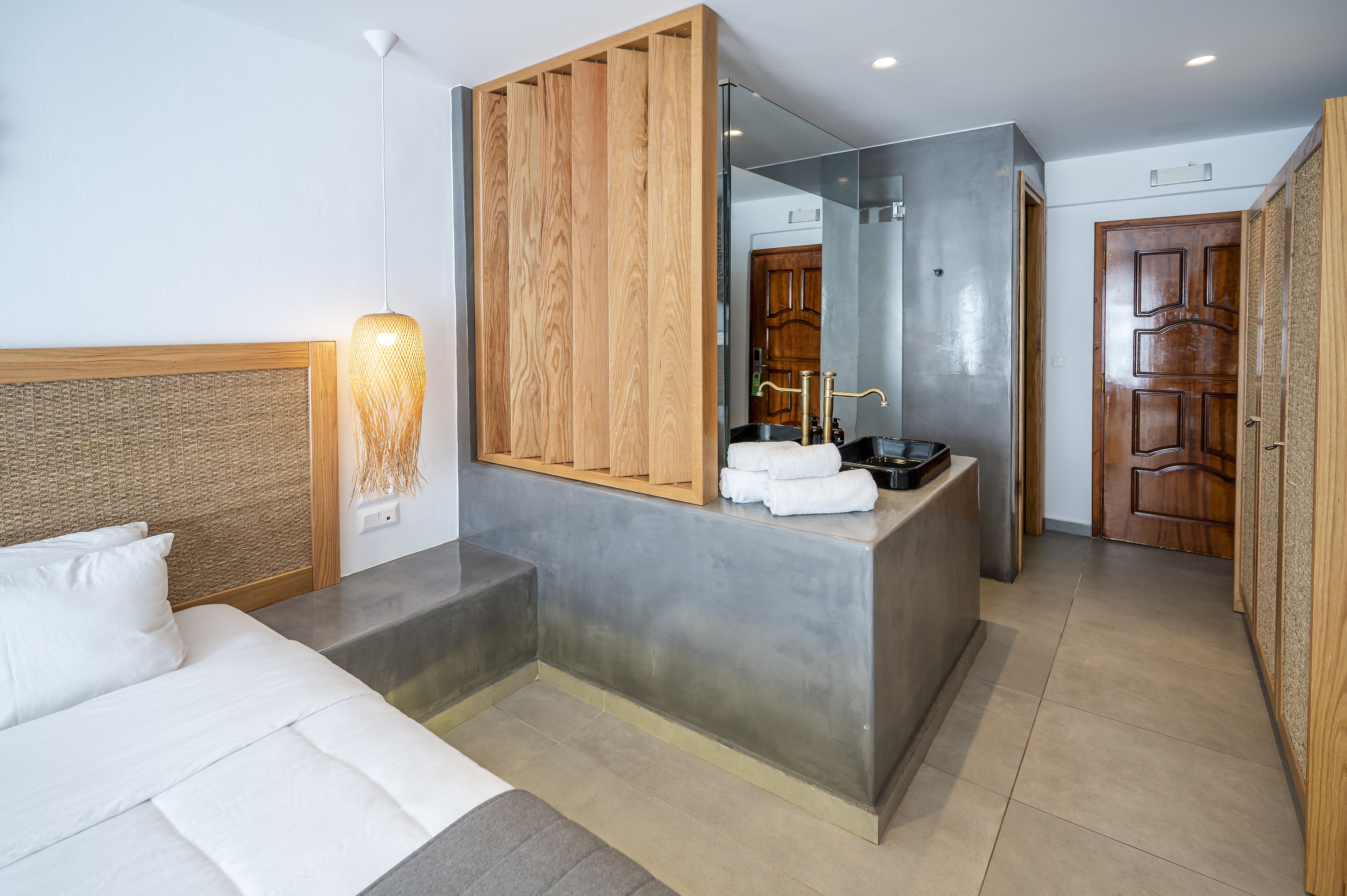 Junior Suite with Shared Pool