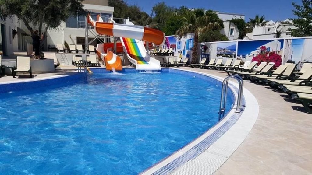 Piscina deschisă