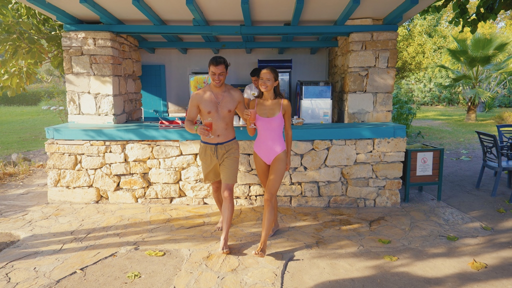 BEACH BAR