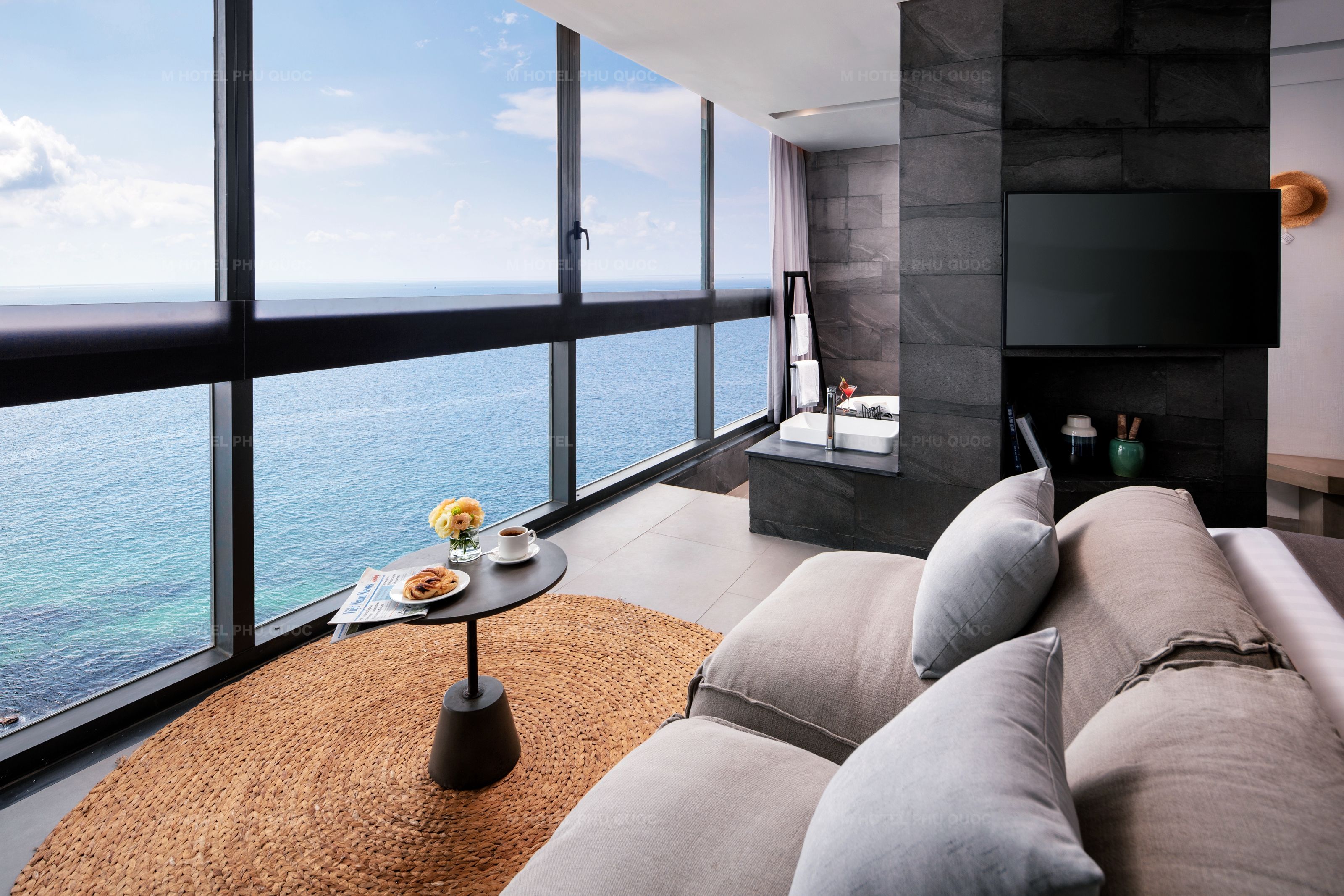 OCEAN EYES SUITE