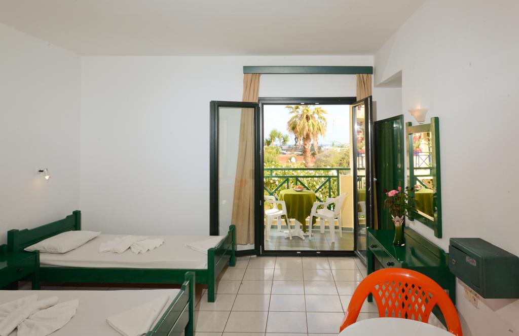 Studio Standard PoolView/ SSV 2 PAX