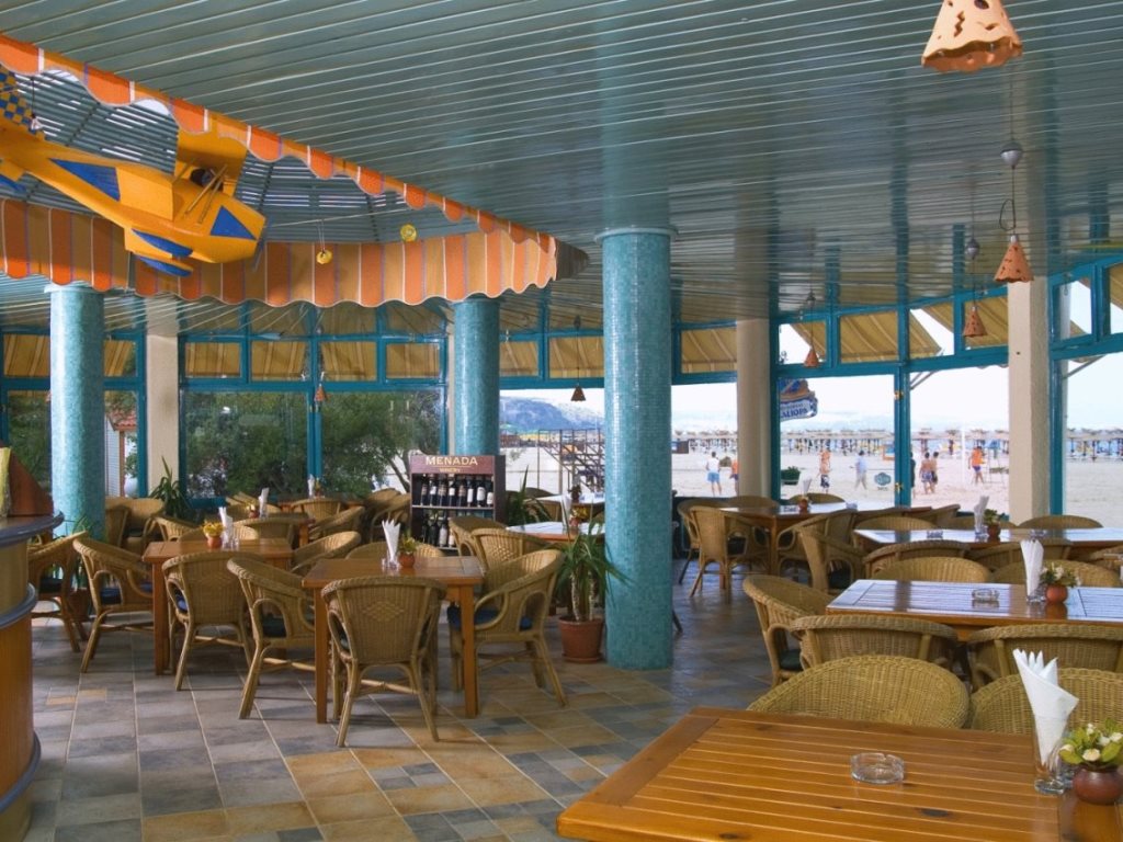 LOBBY BAR