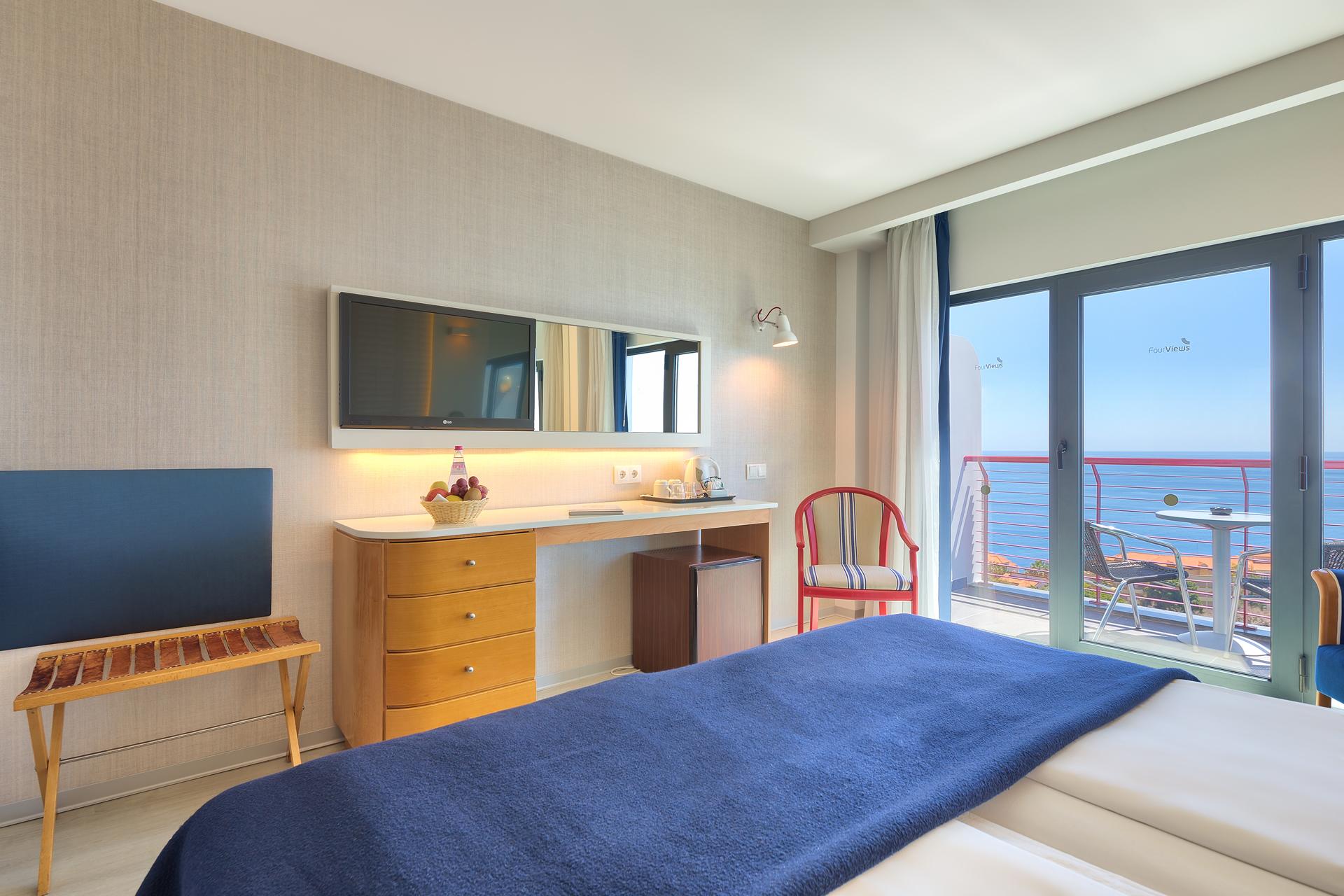 TWIN SEA VIEW