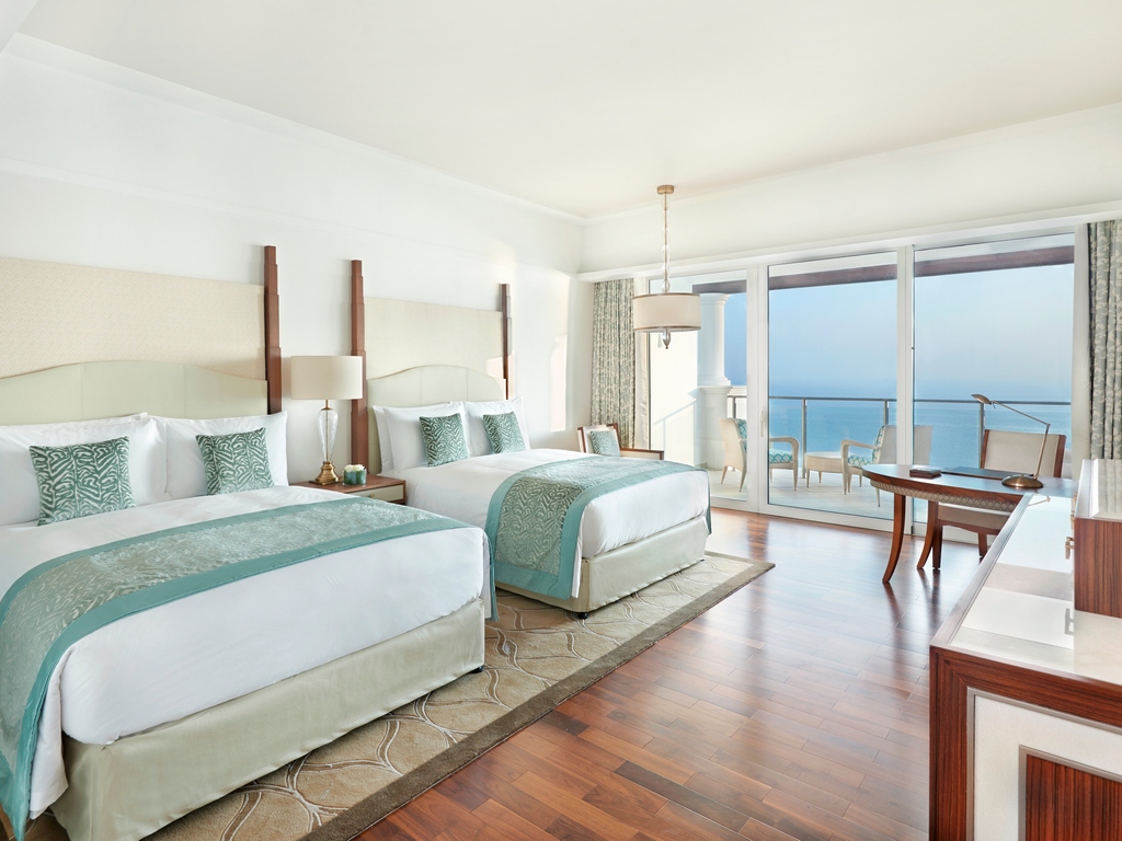 Queen Pearl Club Sea View Room