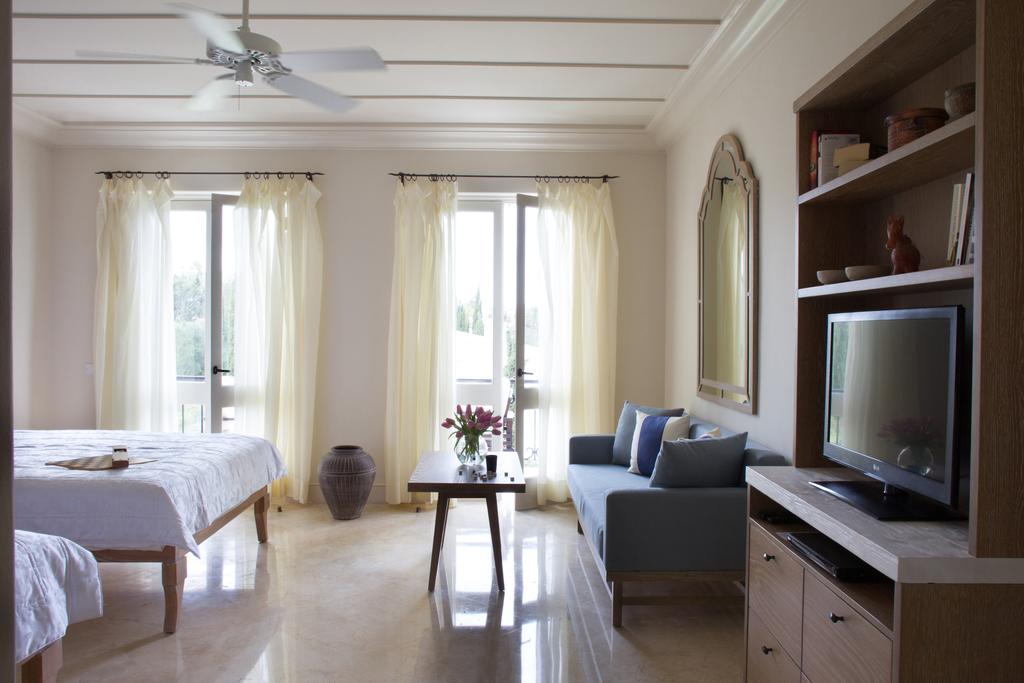 Standard Studio Suite (Garden-Sea View, Balcony or Terrace)