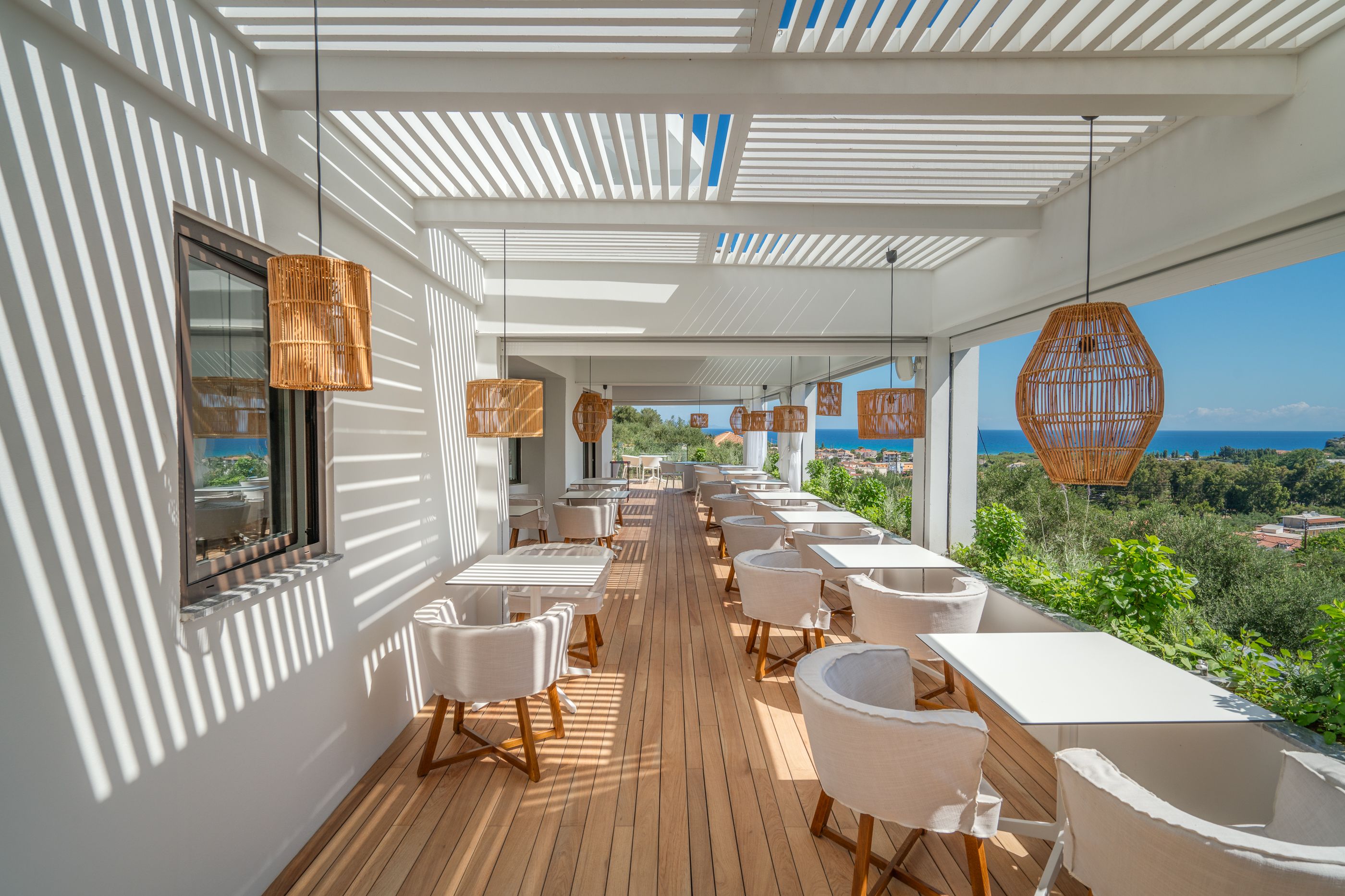 MAIN RESTAURANT