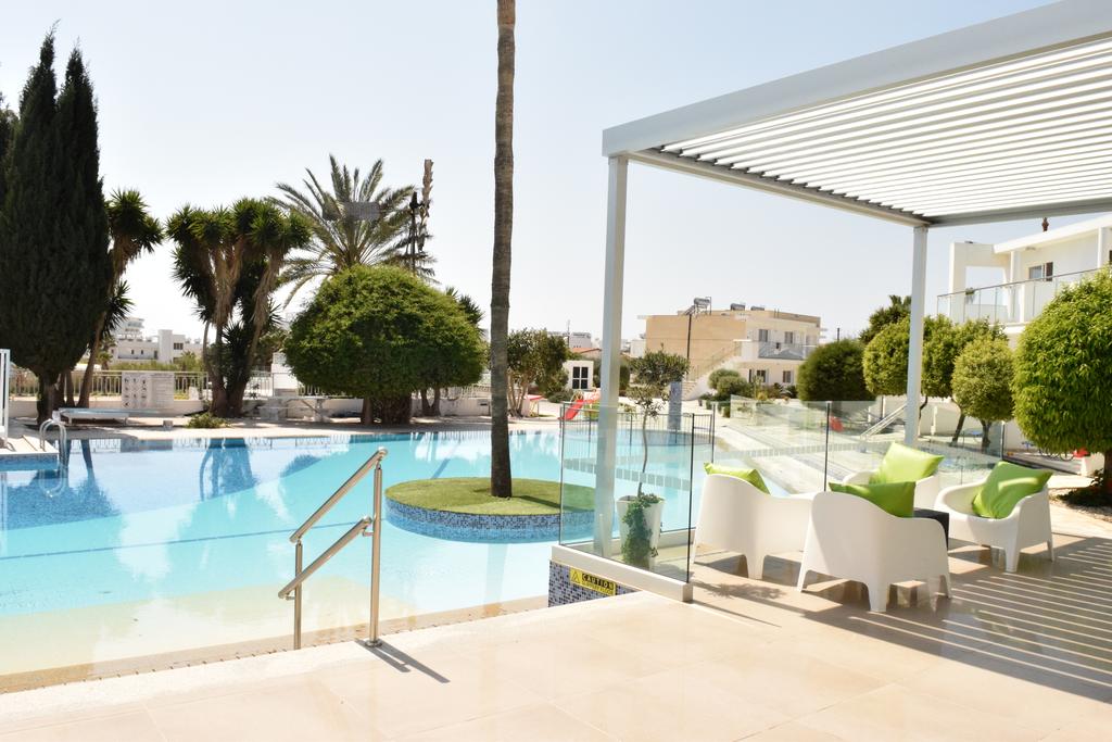 Piscina deschisă