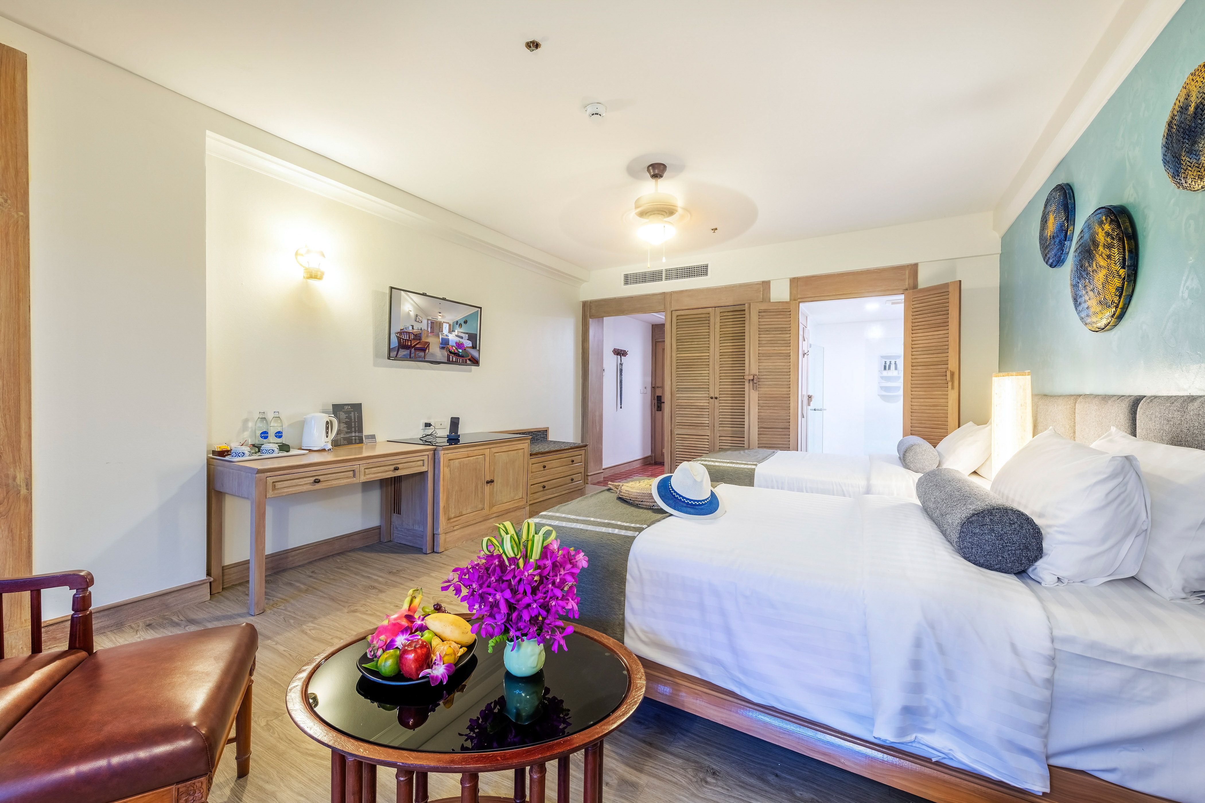 DELUXE ROOM 