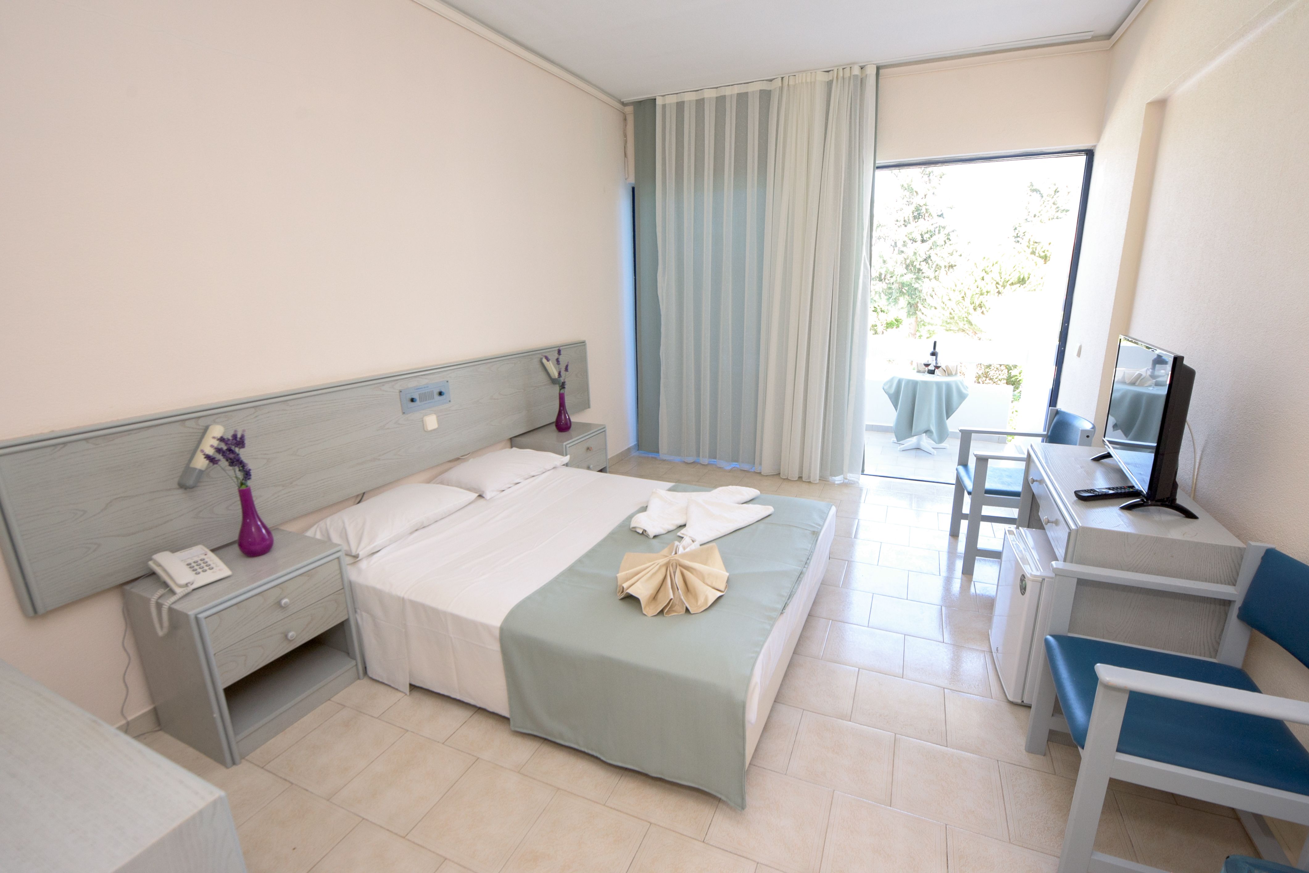 SUPERIOR ROOM