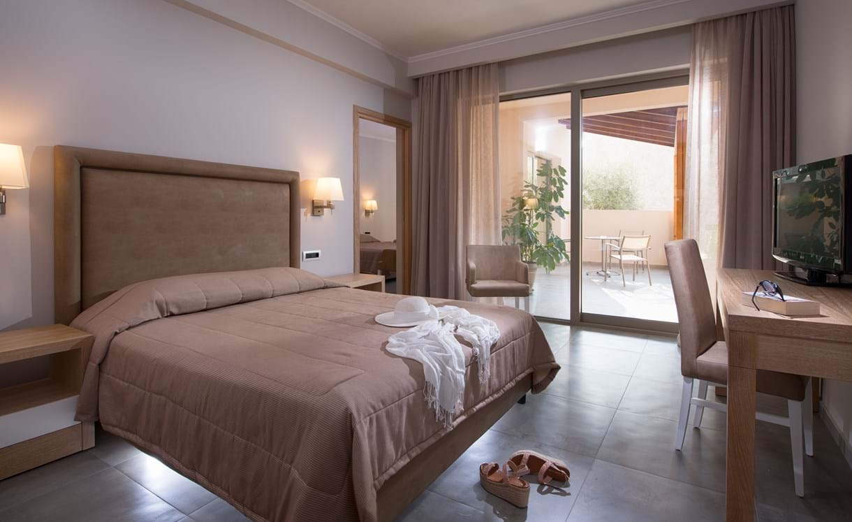 family 2 bedrooms  balcony or terrace 