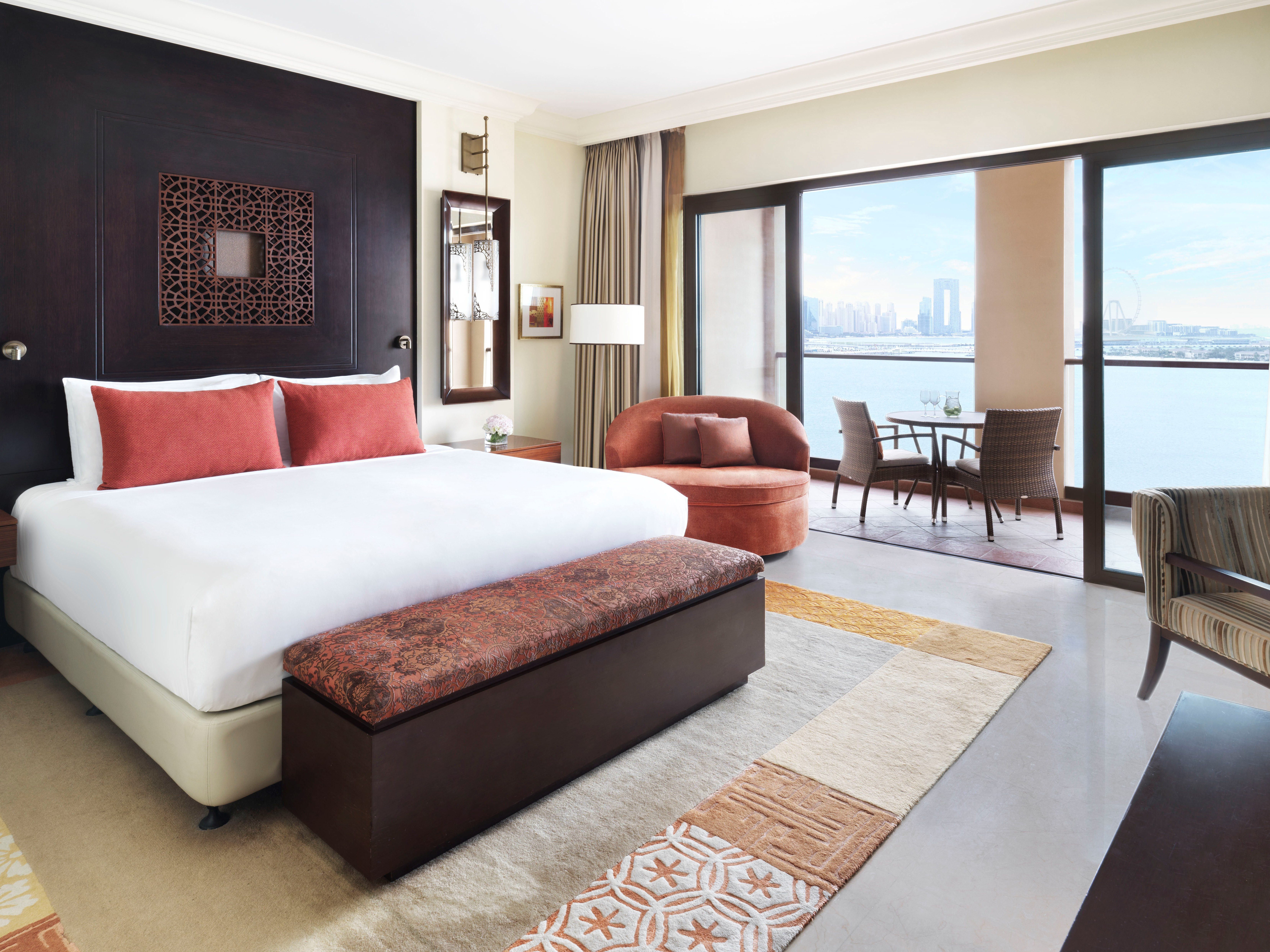 Fairmont Gold Deluxe Palm Sea View Suite Lounge Access