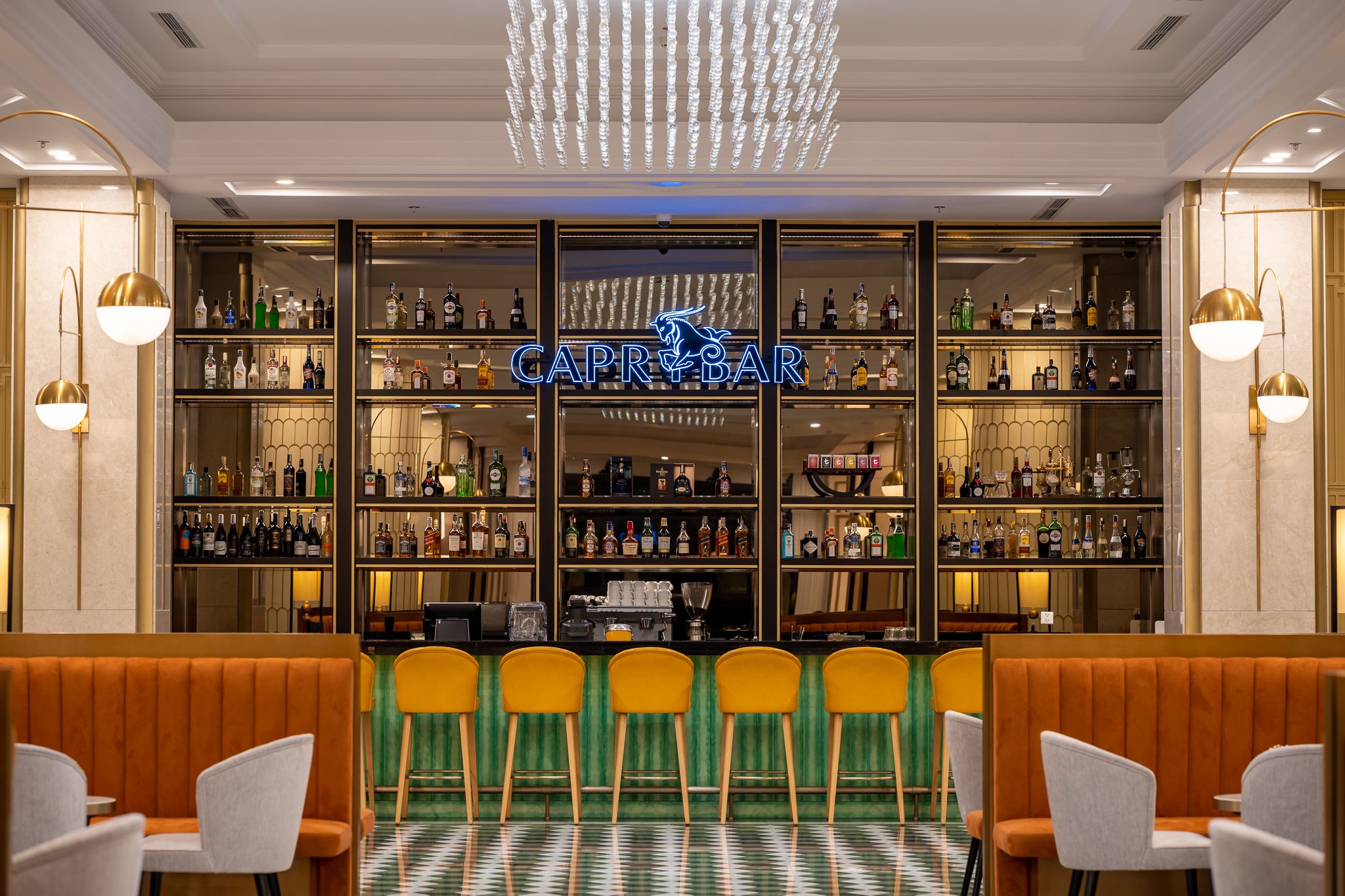 Capri Bar