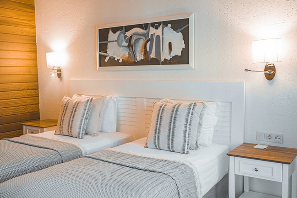 KUMQUAT ROOM