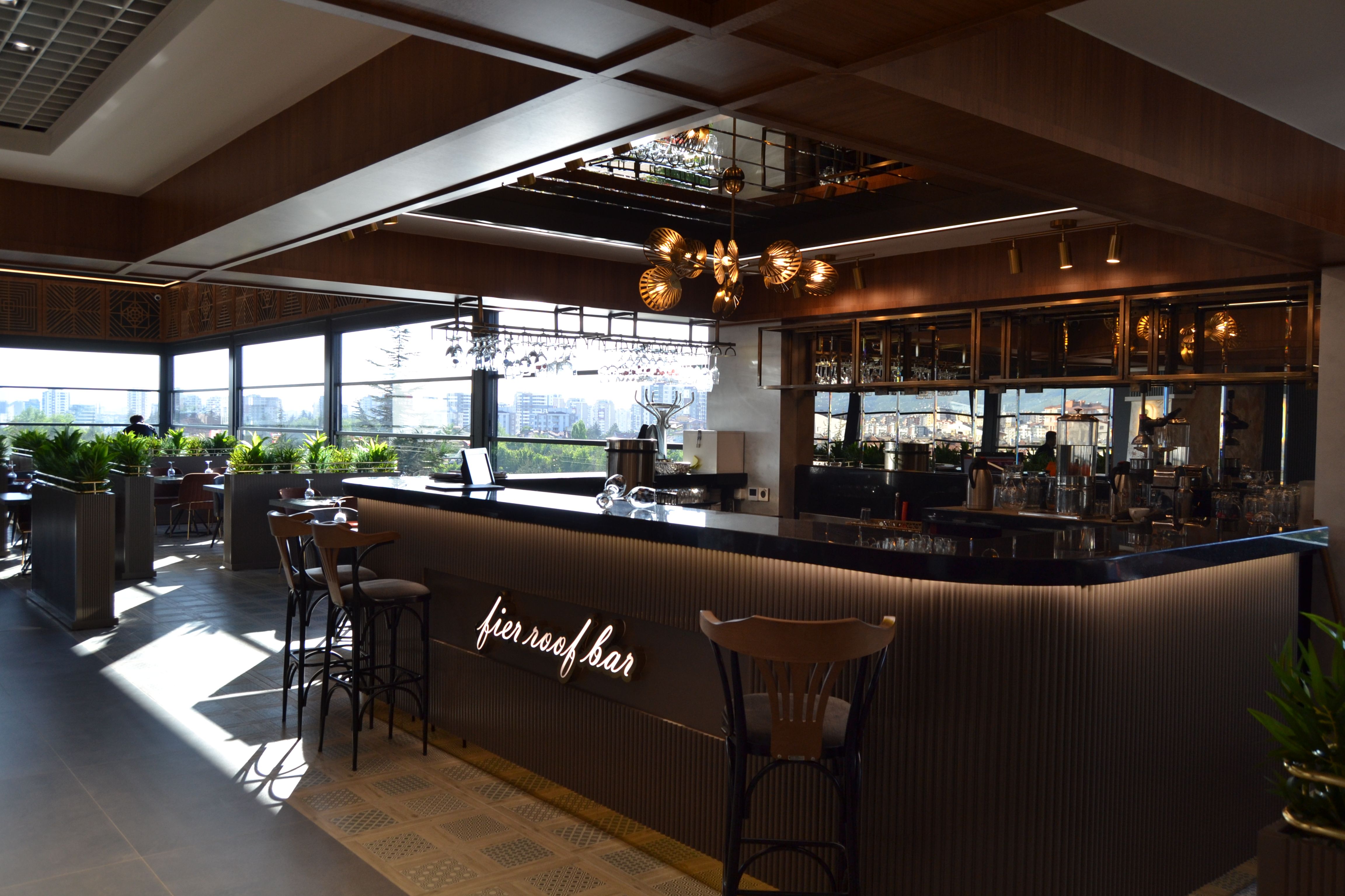 ROOS RESTAURANT