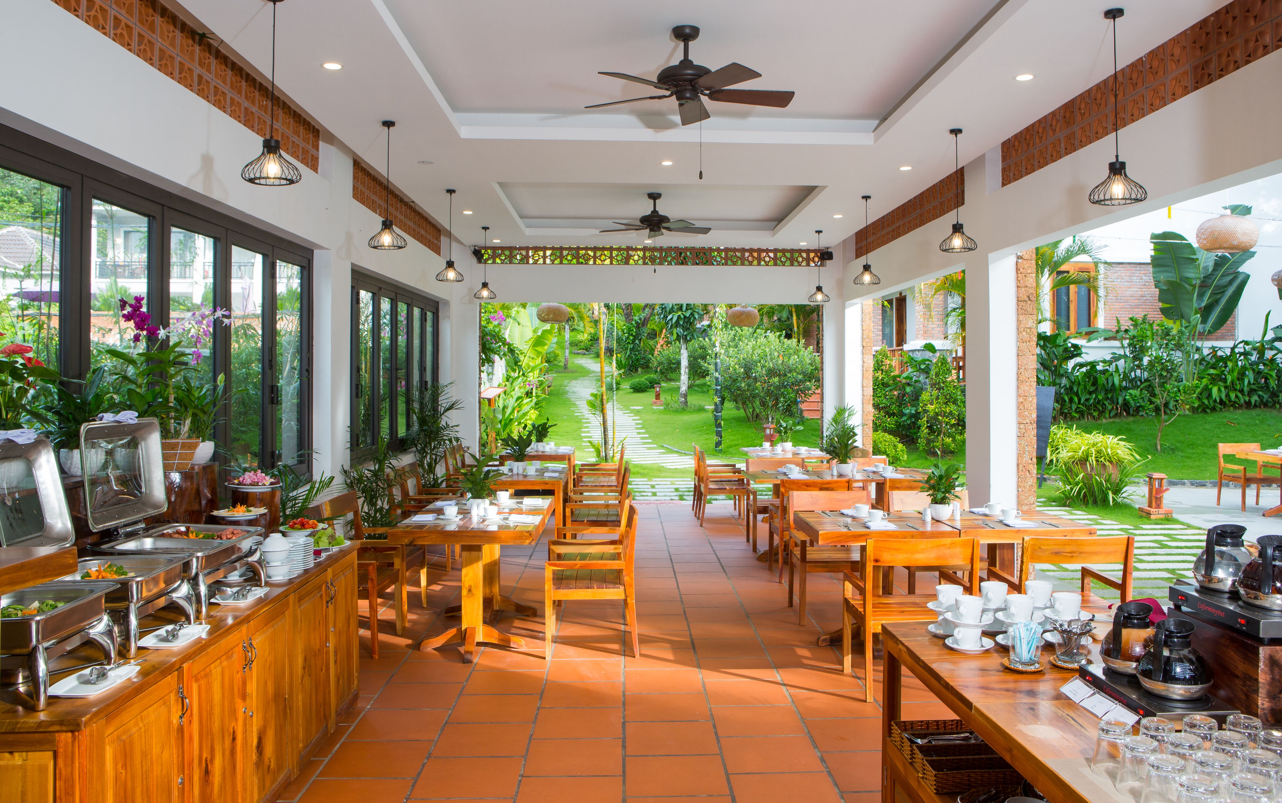 Nadine Restaurant