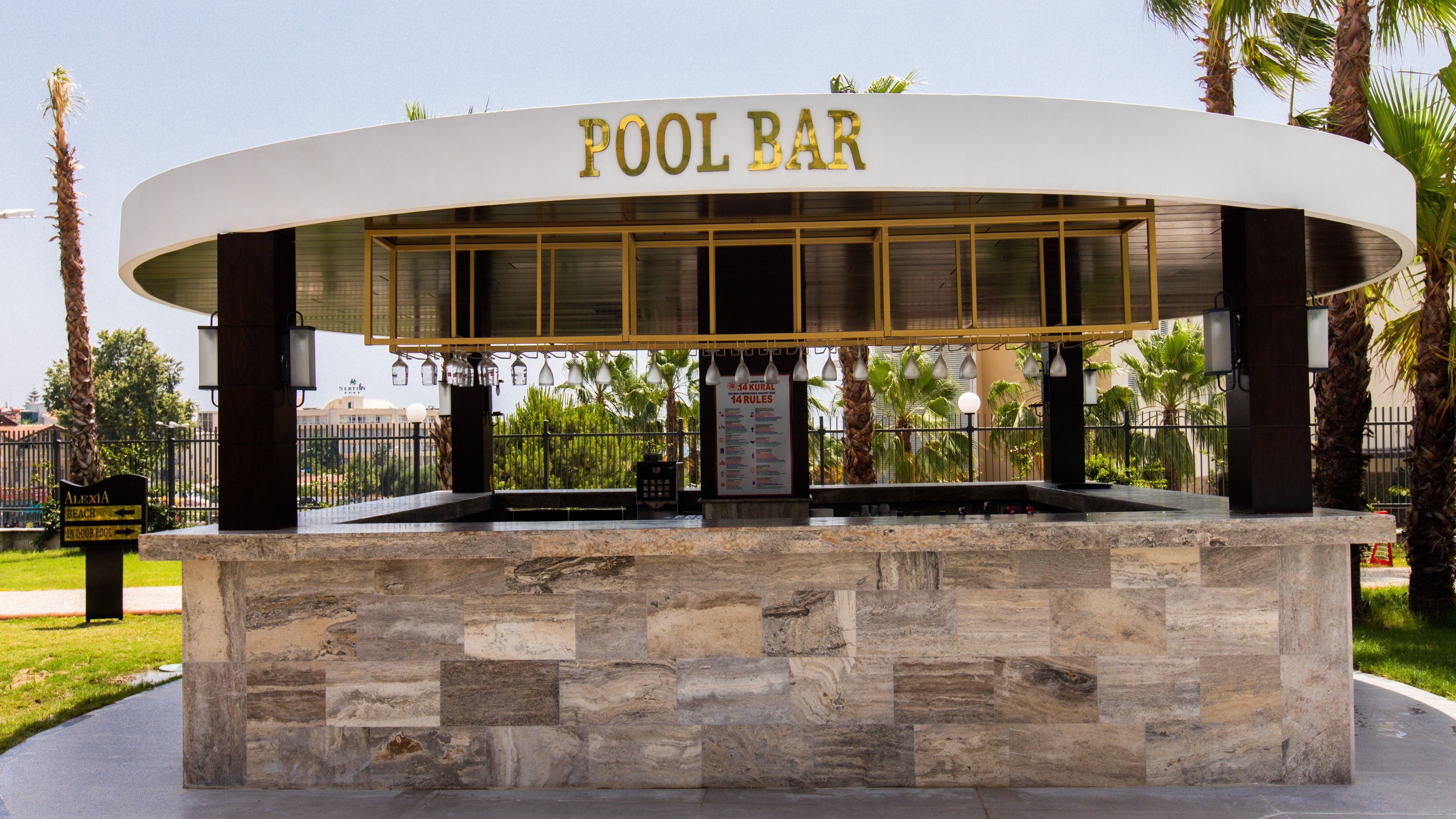 Pool Bar