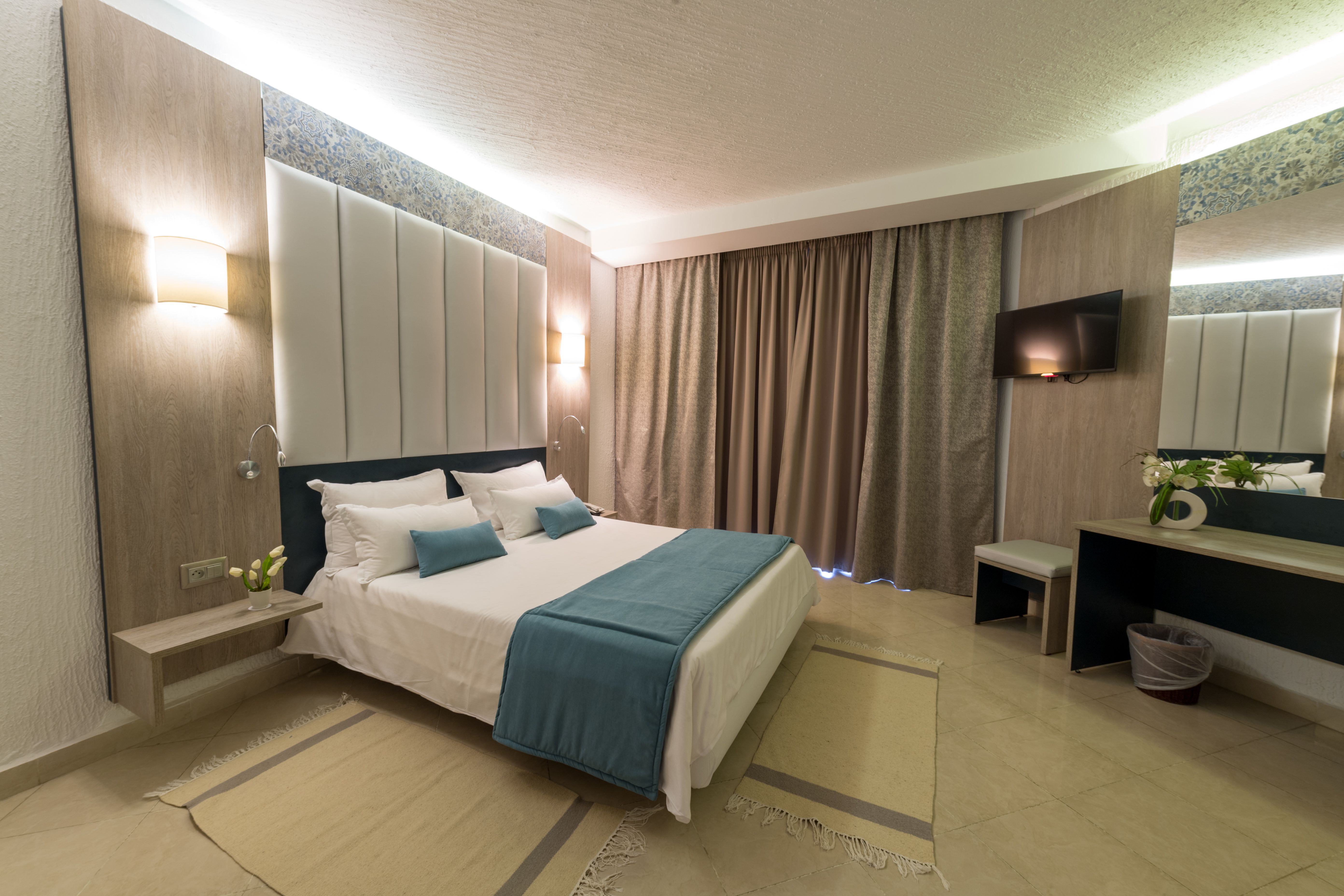 SUITE ROOM 
