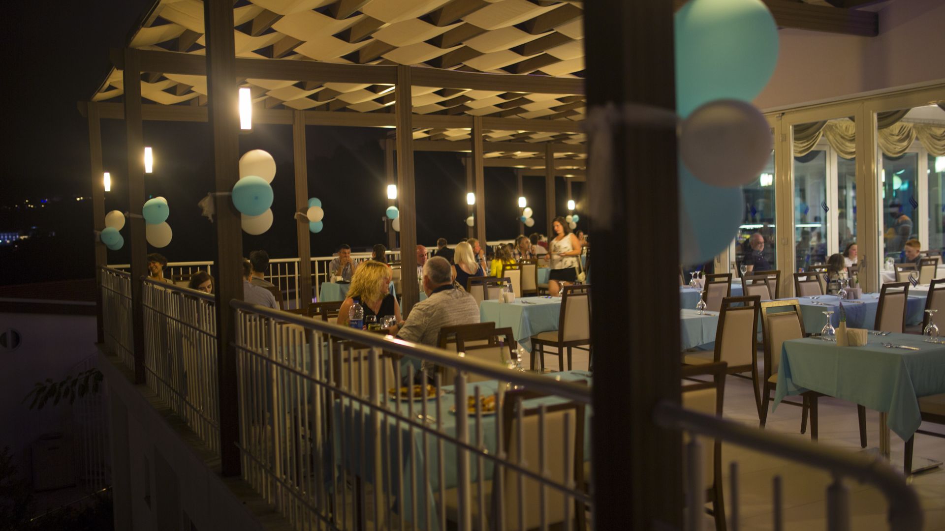 MAIN RESTAURANT
