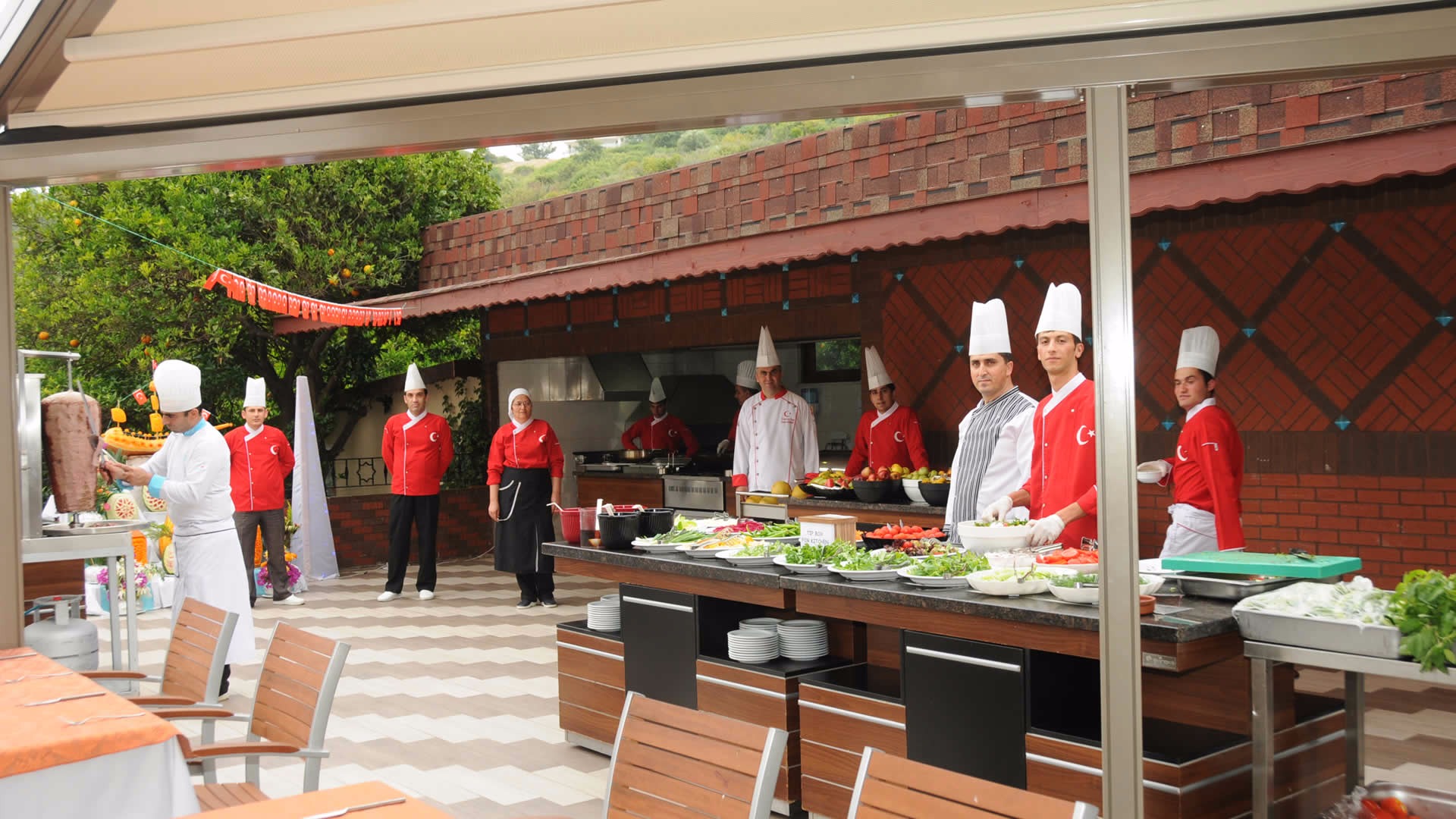 MAIN RESTAURANT