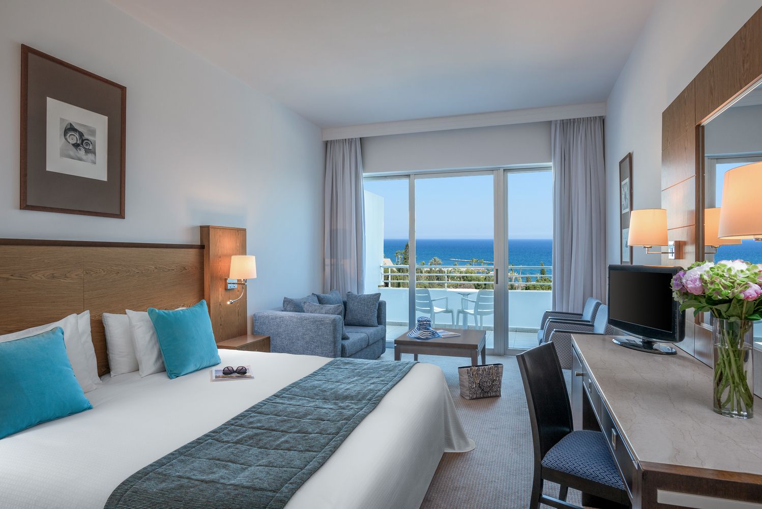 Twin Superior Room (Pool-Sea View)