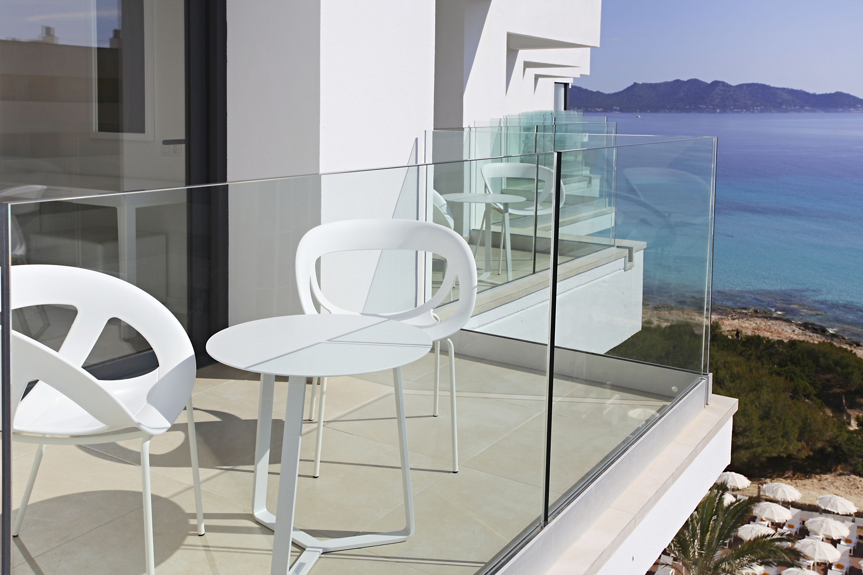 DOUBLE SIDE SEA VIEW