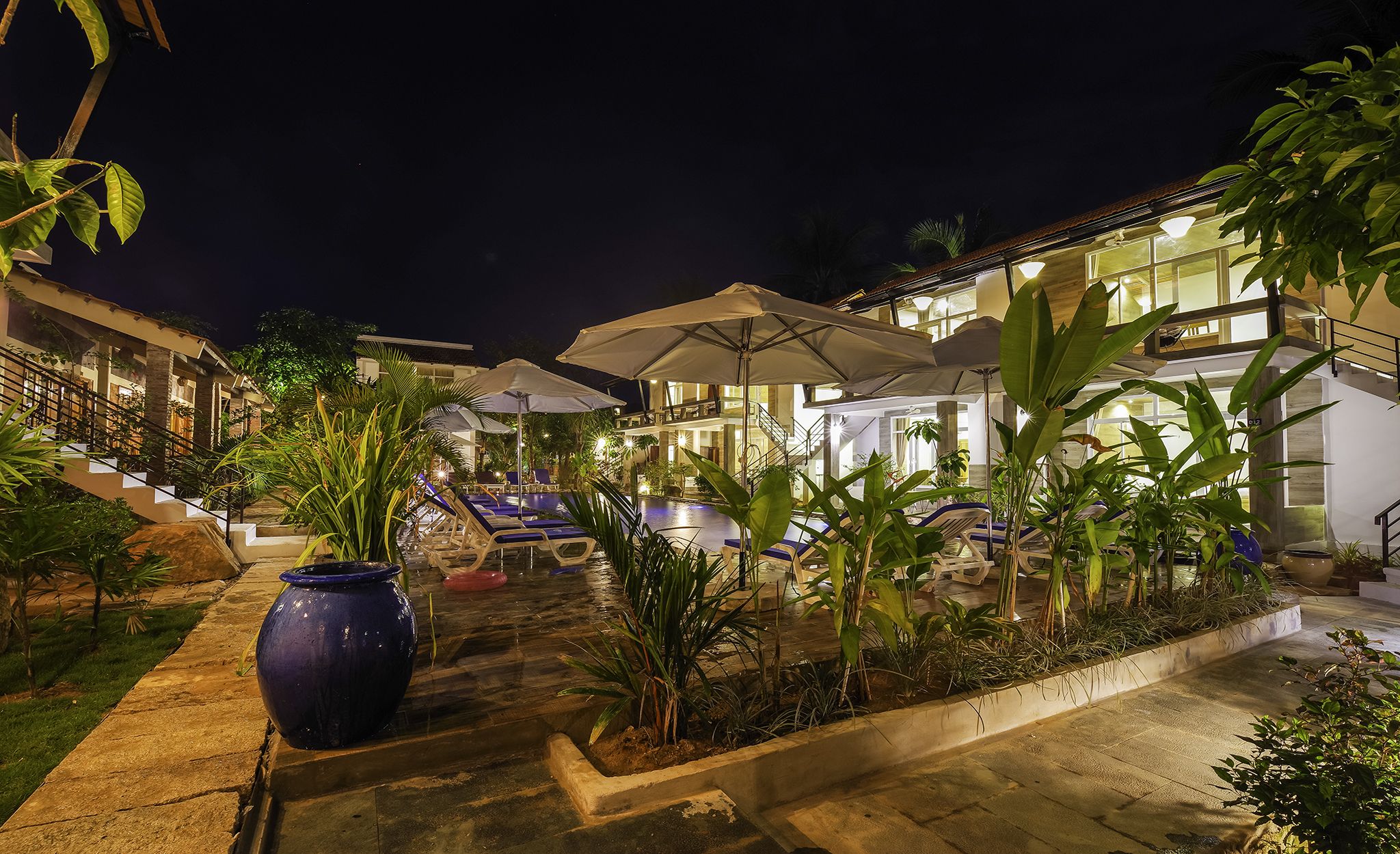 DELUXE BUNGALOW GARDEN VIEW