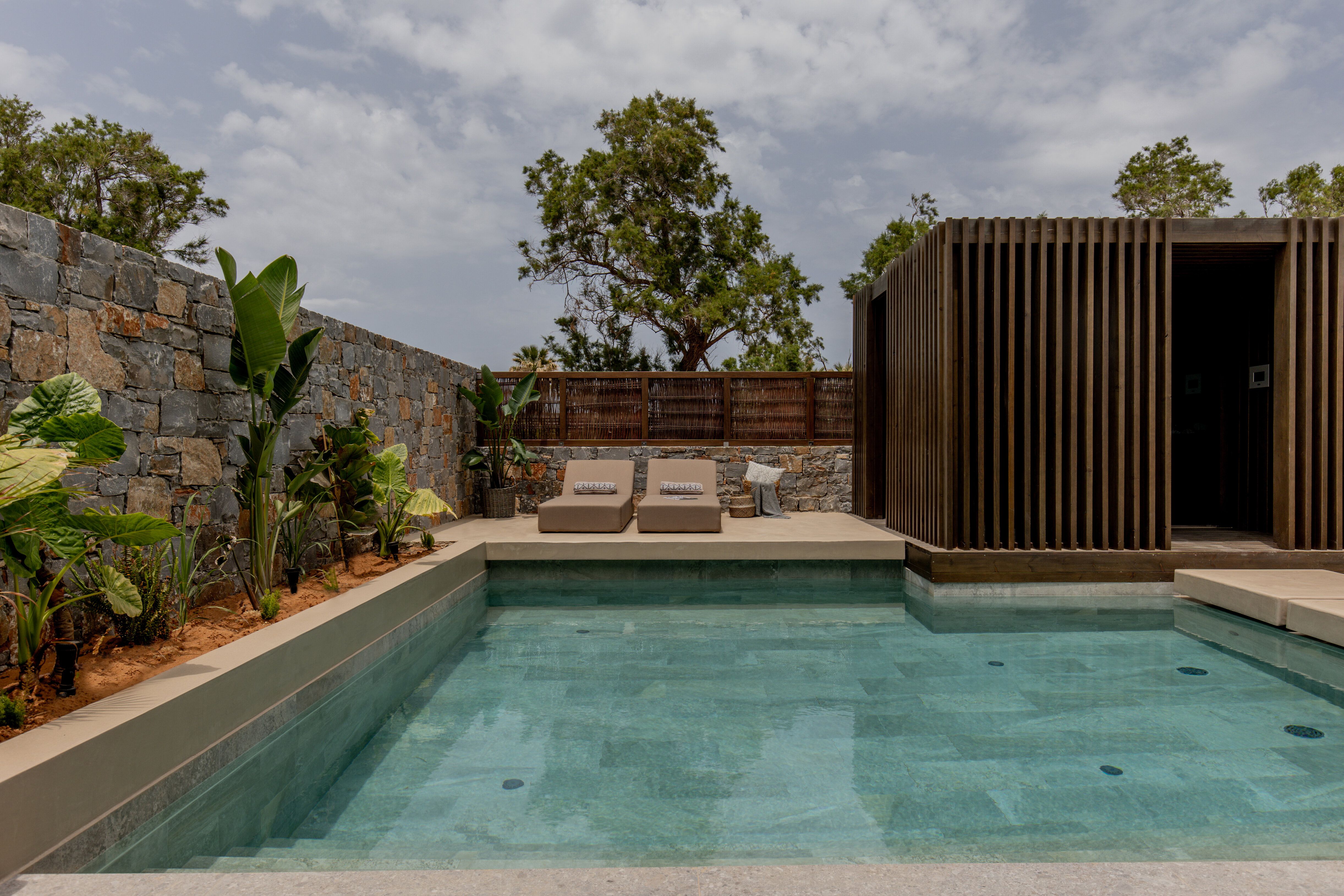 Signature Suite with Privat pool Steam bath