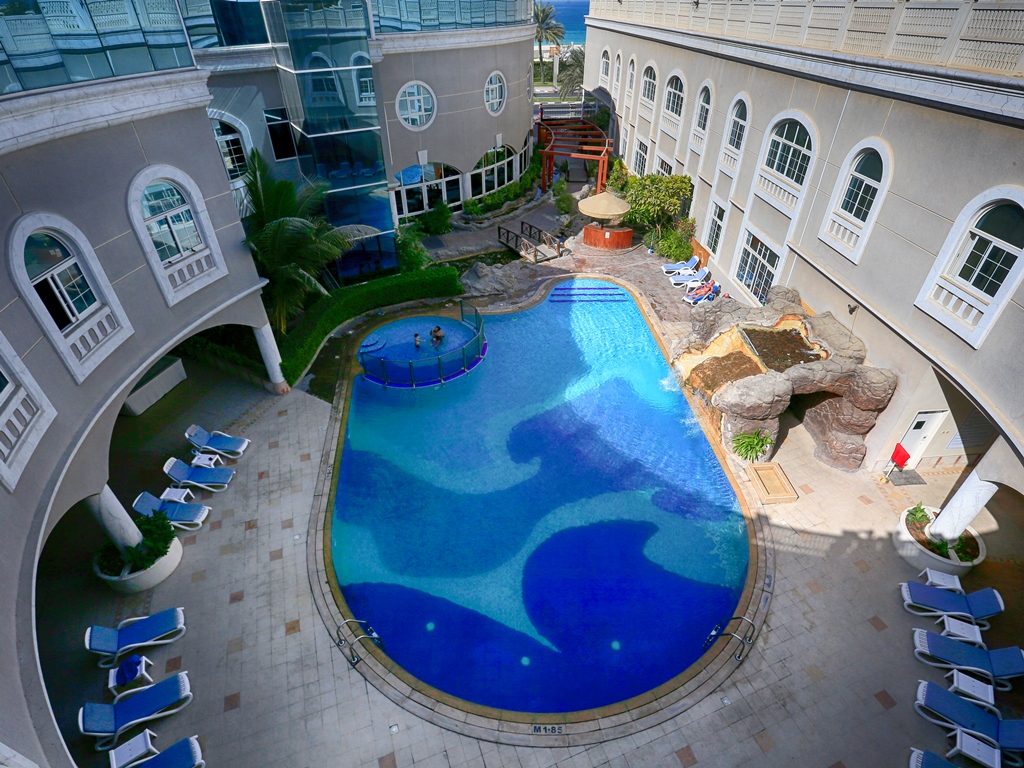 Piscina deschisă