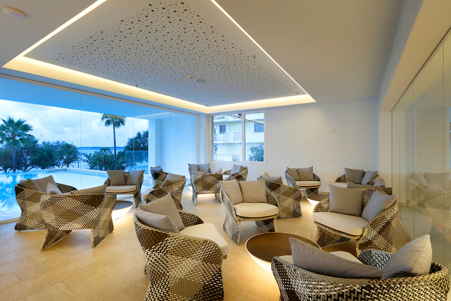 LoungeBar