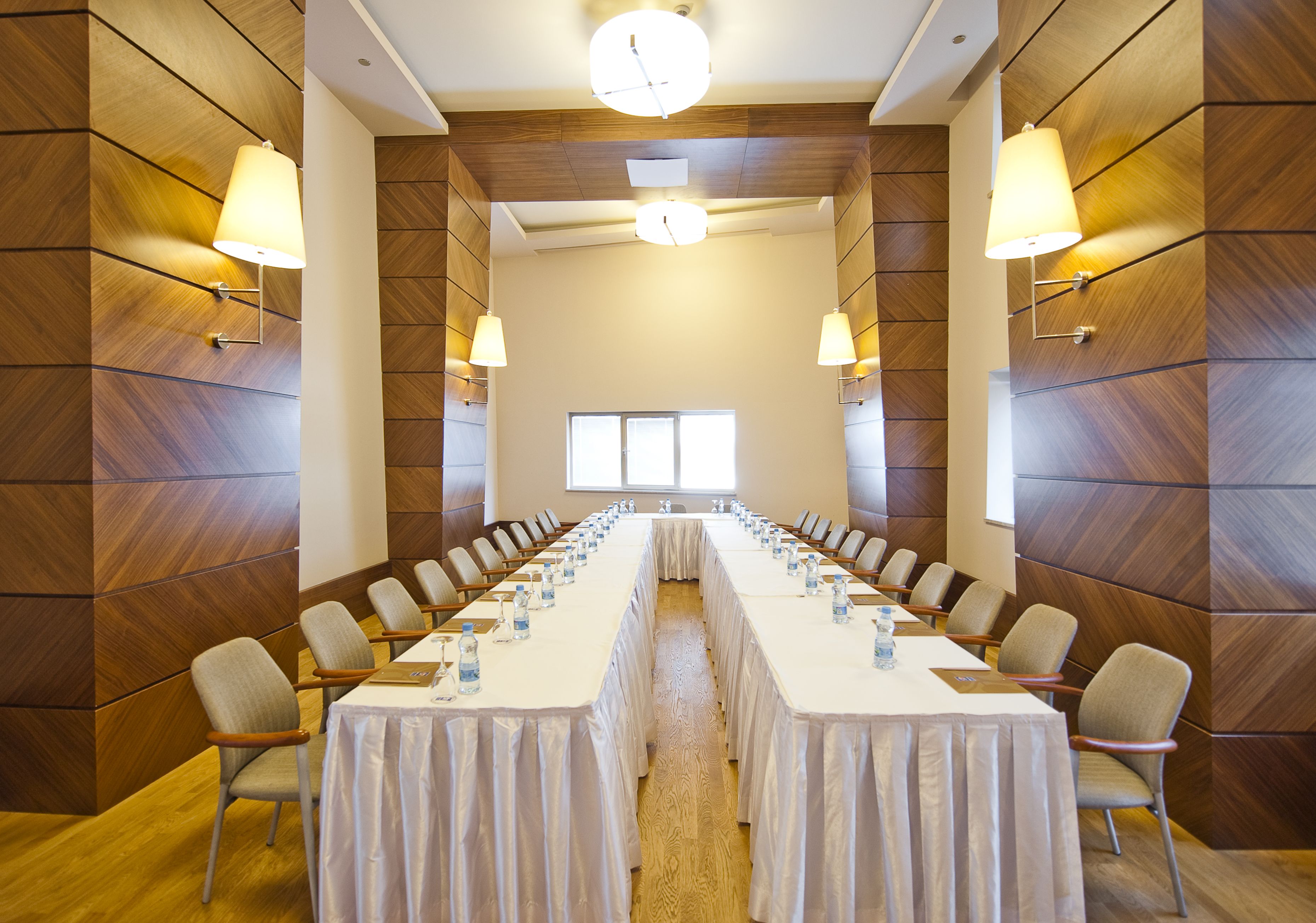 MICE (servicii de organizare de întâlniri, conferințe, alte evenimente)