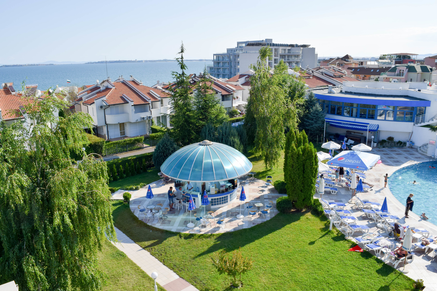 Pool Bar