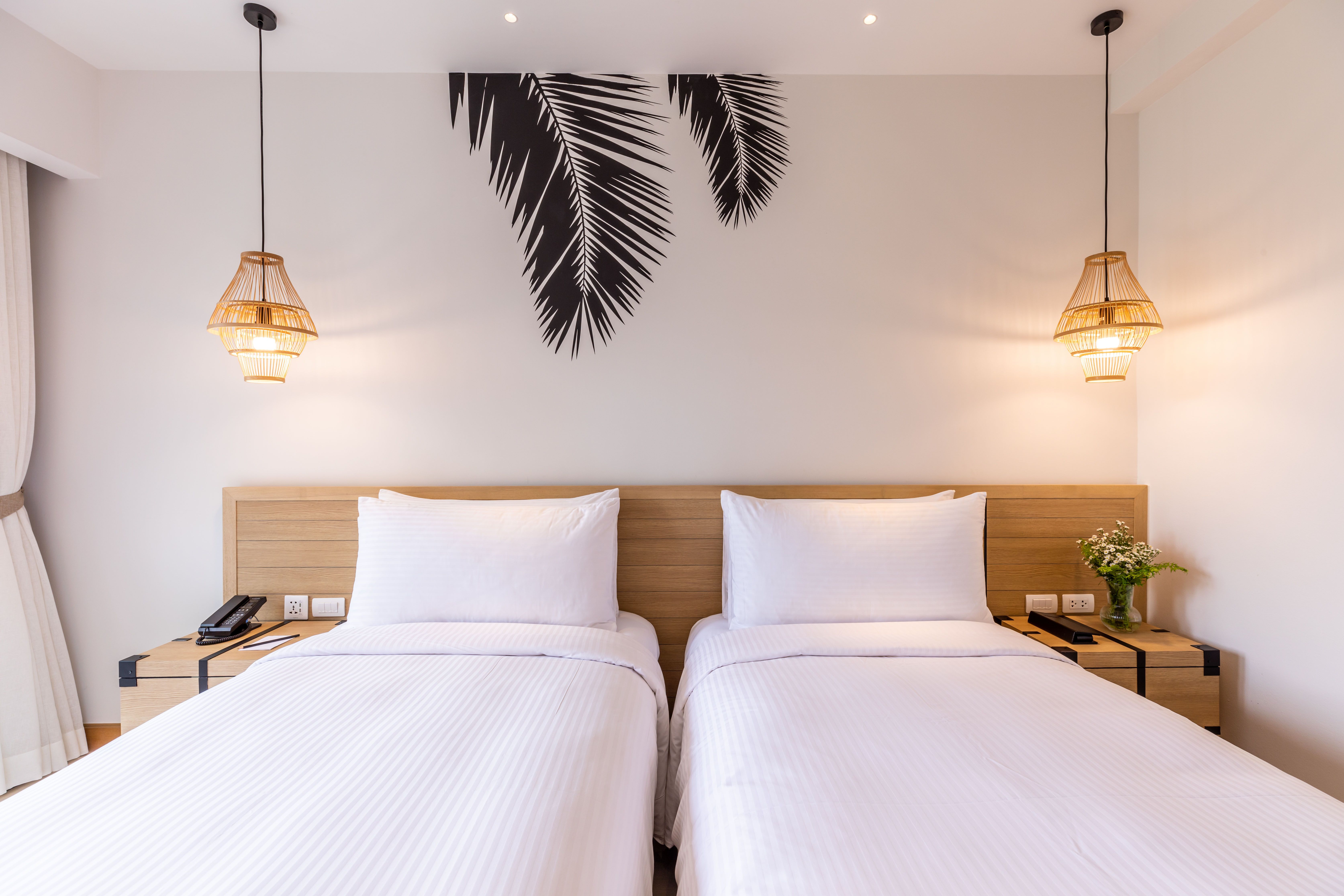 SUPERIOR POOL VIEW ROOM TWIN BED