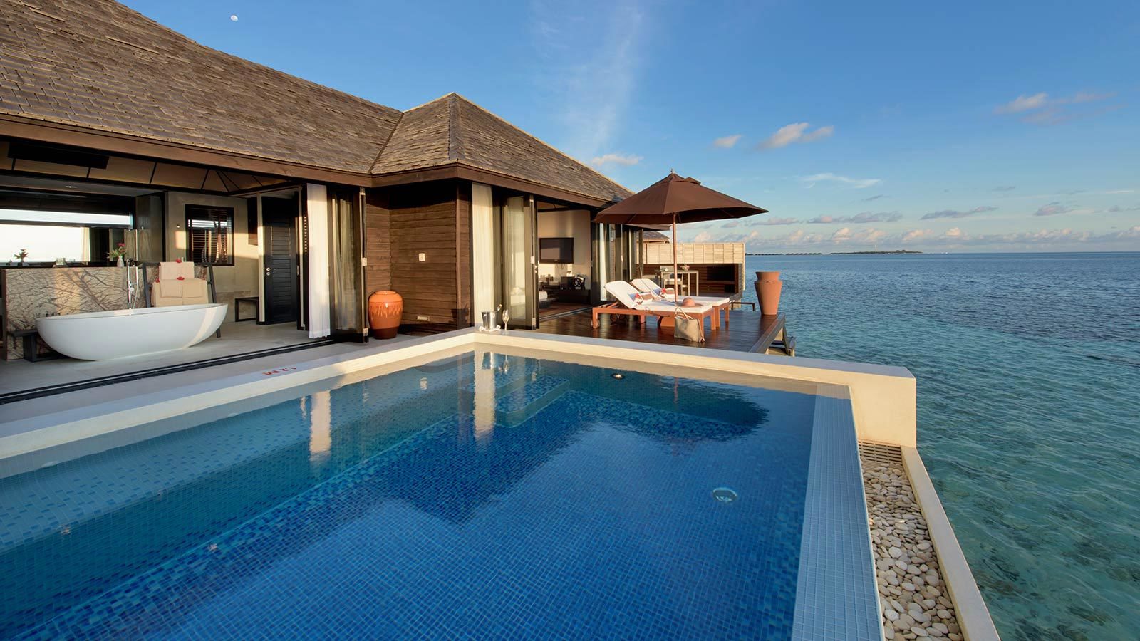 SUNSET WATER SUITE