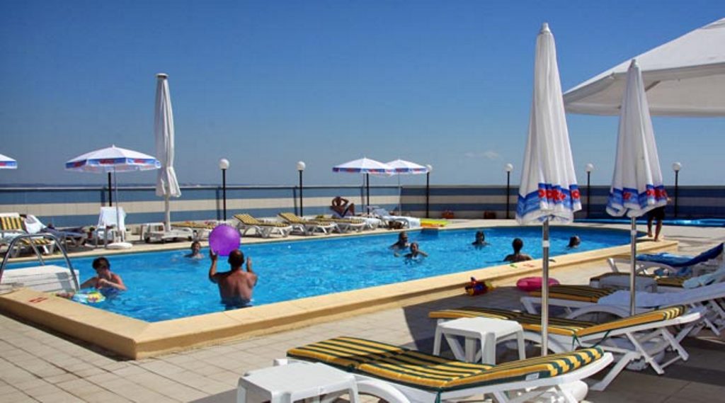 Piscina deschisă