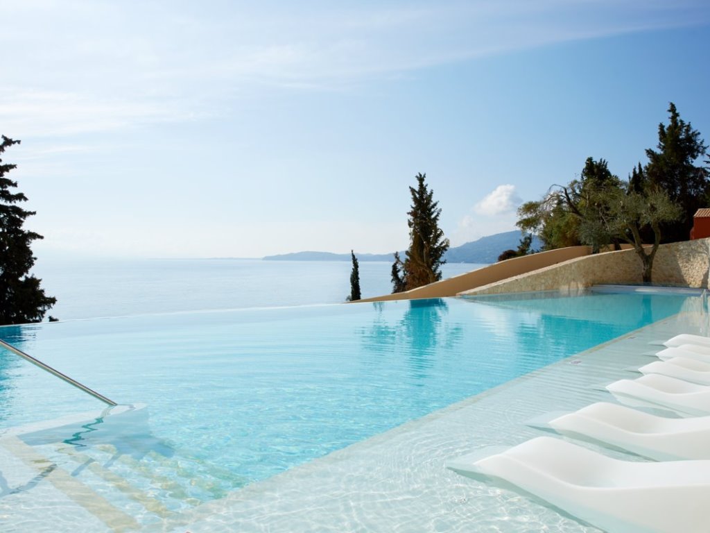 Piscina deschisă