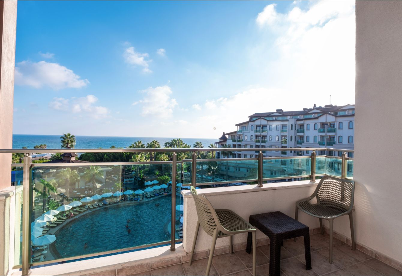 FAMILY ROOM SEA VIEW